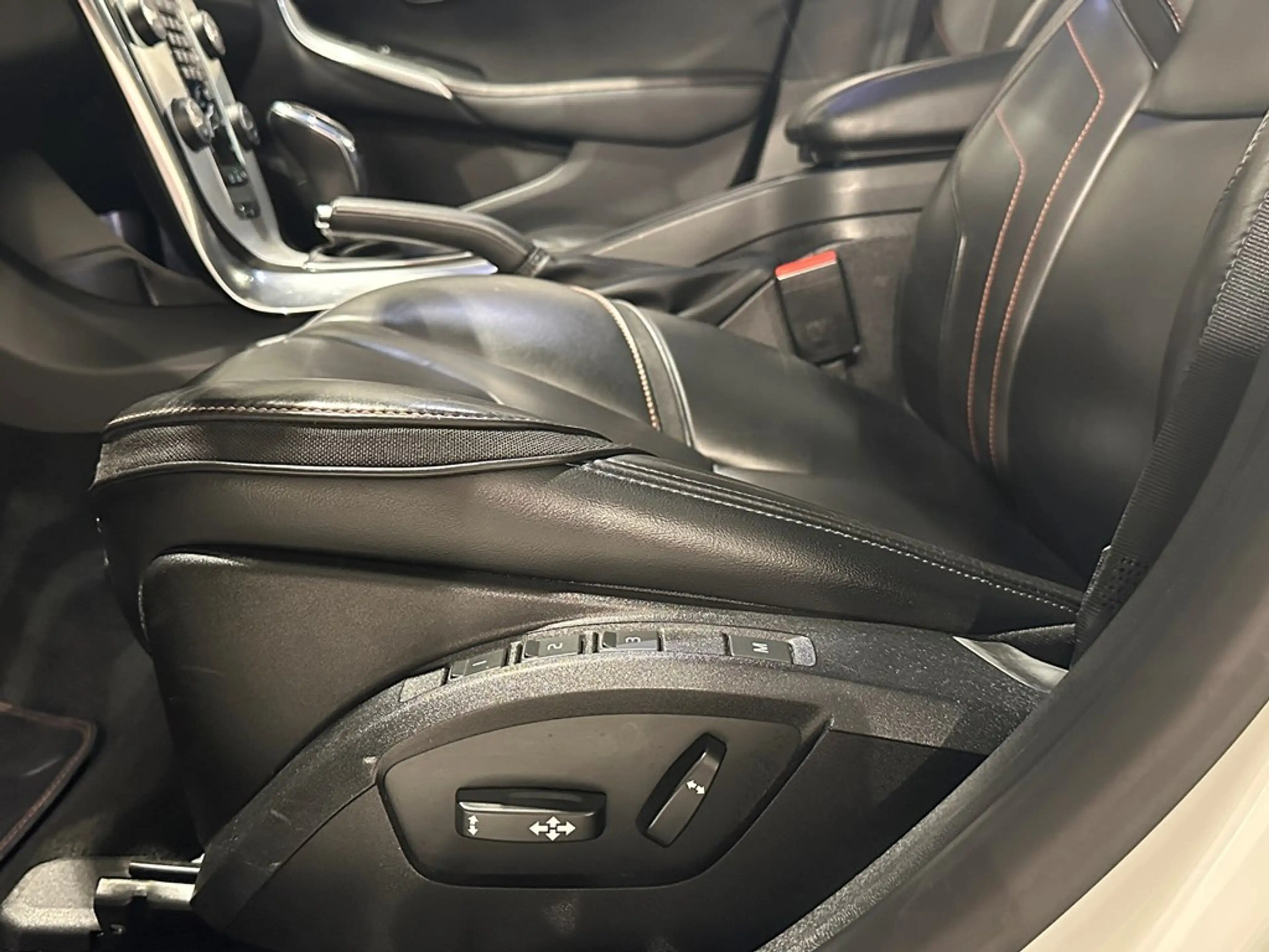 Volvo V40 Cross Country D4 Ocean Race Automaat +LEDER/CAMERA — photo 5