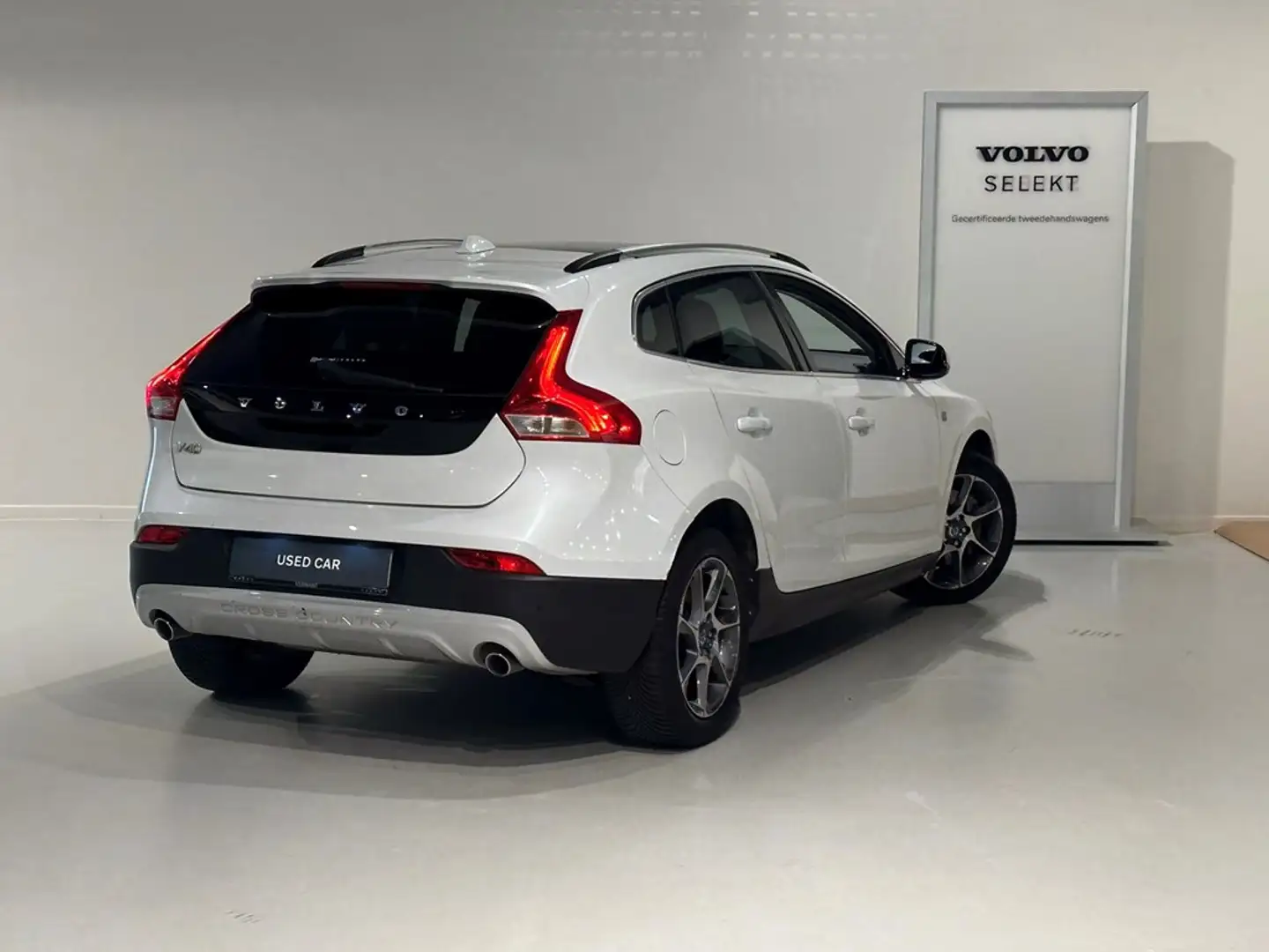 Volvo V40 Cross Country D4 Ocean Race Automaat +LEDER/CAMERA Білий - 2