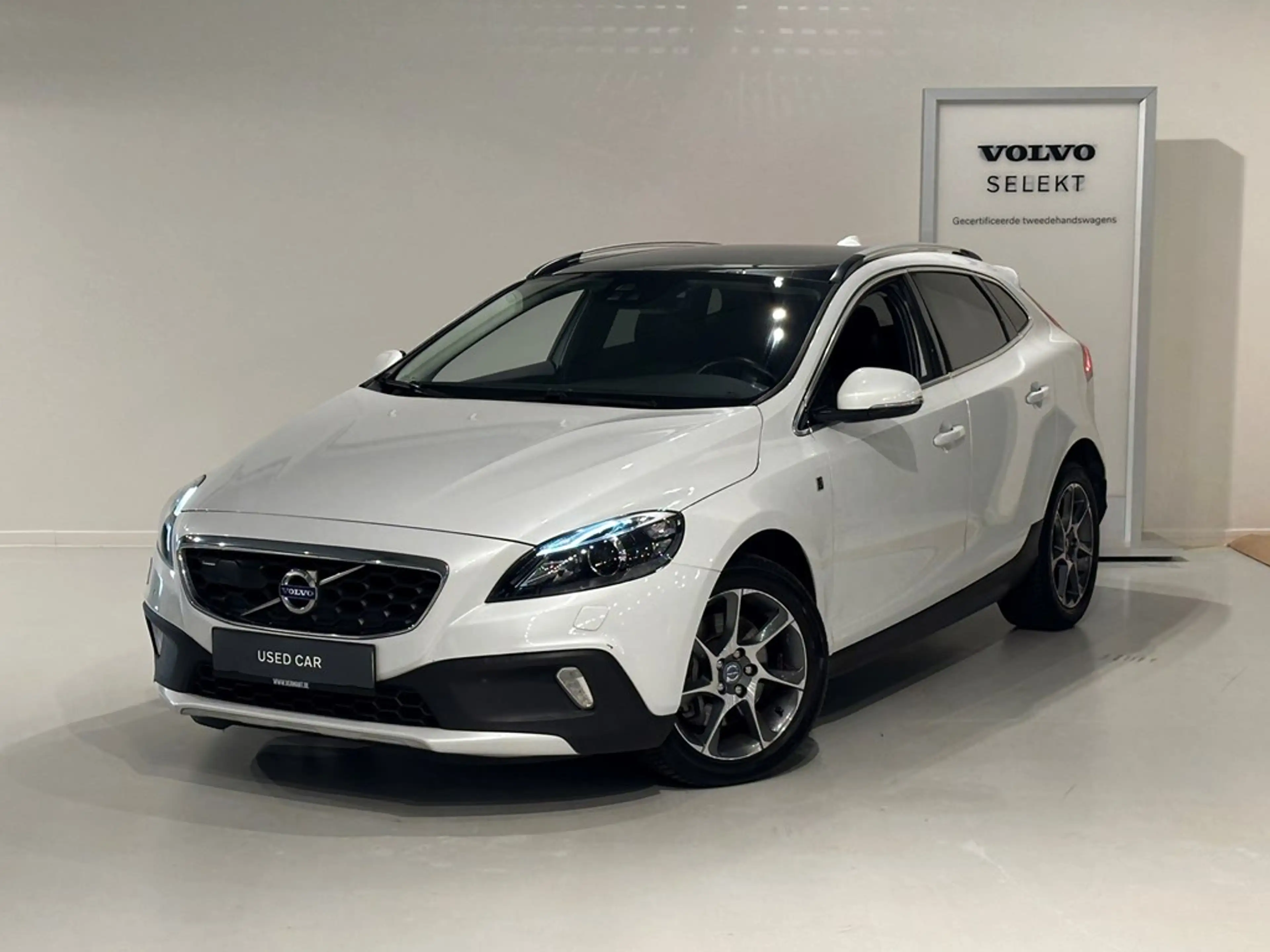 Volvo V40 Cross Country D4 Ocean Race Automaat +LEDER/CAMERA