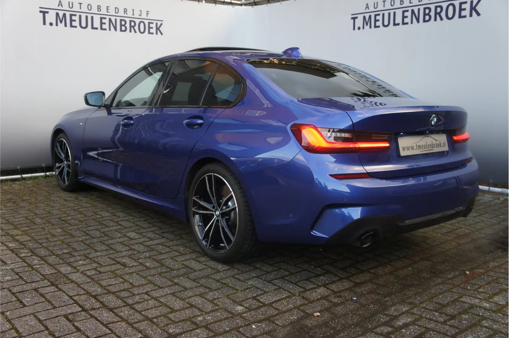 BMW 320 3-serie 320i M pakket, head up, schuifdak, Blauw - 2