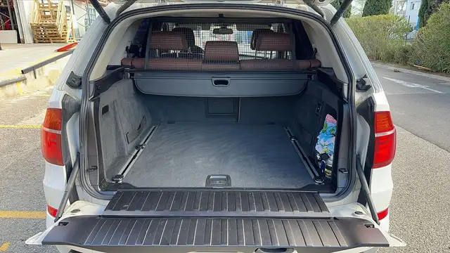 BMW X5 view 14
