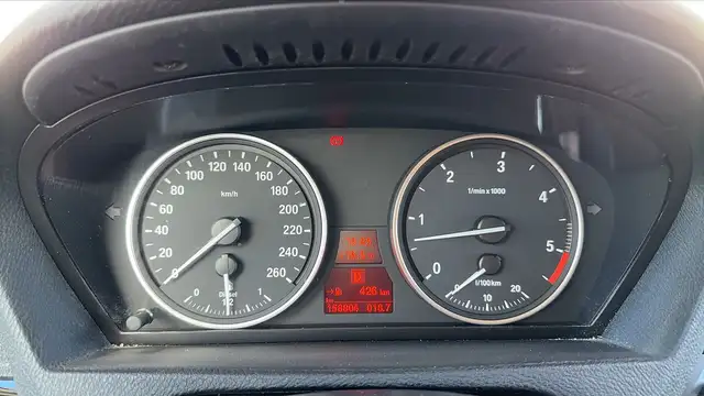 BMW X5 view 12
