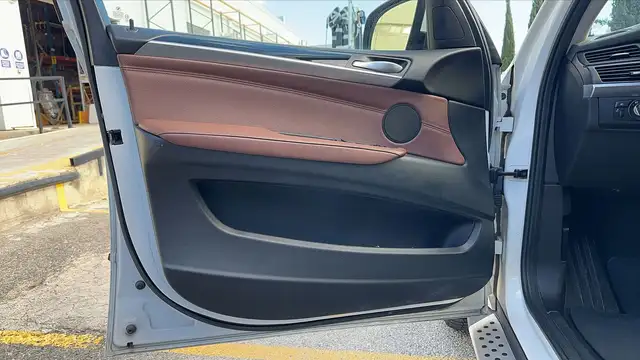 BMW X5 view 7