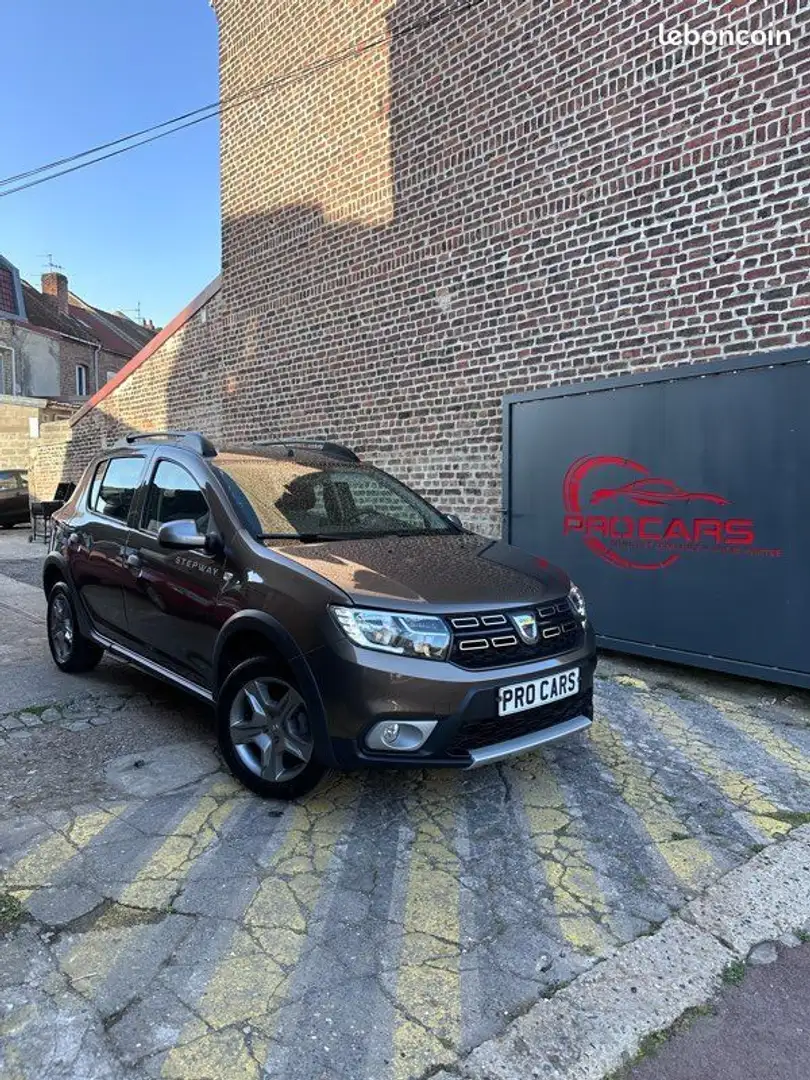 Dacia Sandero 0.9 TCe 90ch Stepway - 1