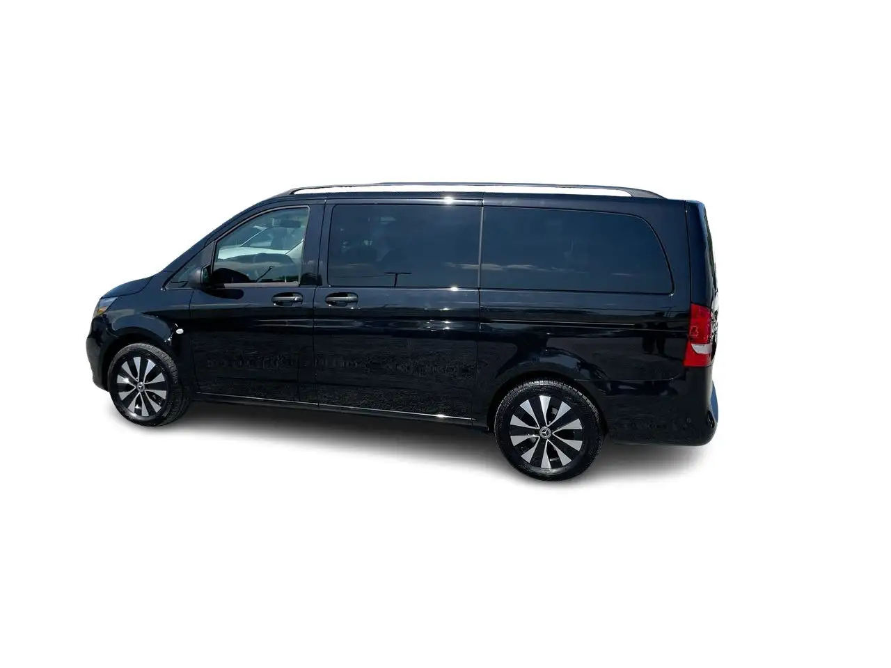Mercedes-Benz Metris Passenger Van снимка Mercedes-Benz Metris Passenger Van