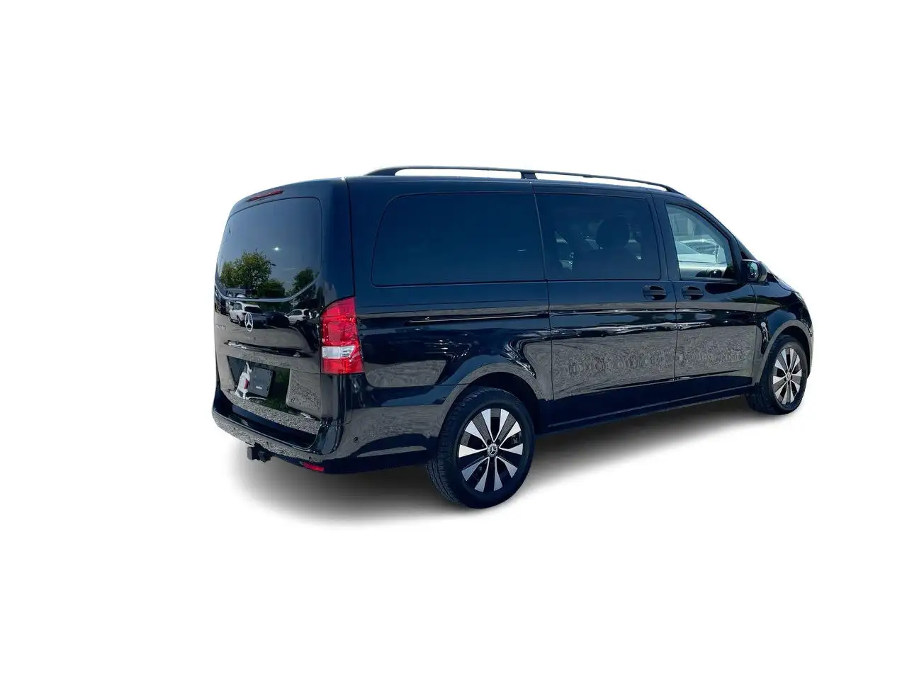 Mercedes-Benz Metris Passenger Van снимка Mercedes-Benz Metris Passenger Van