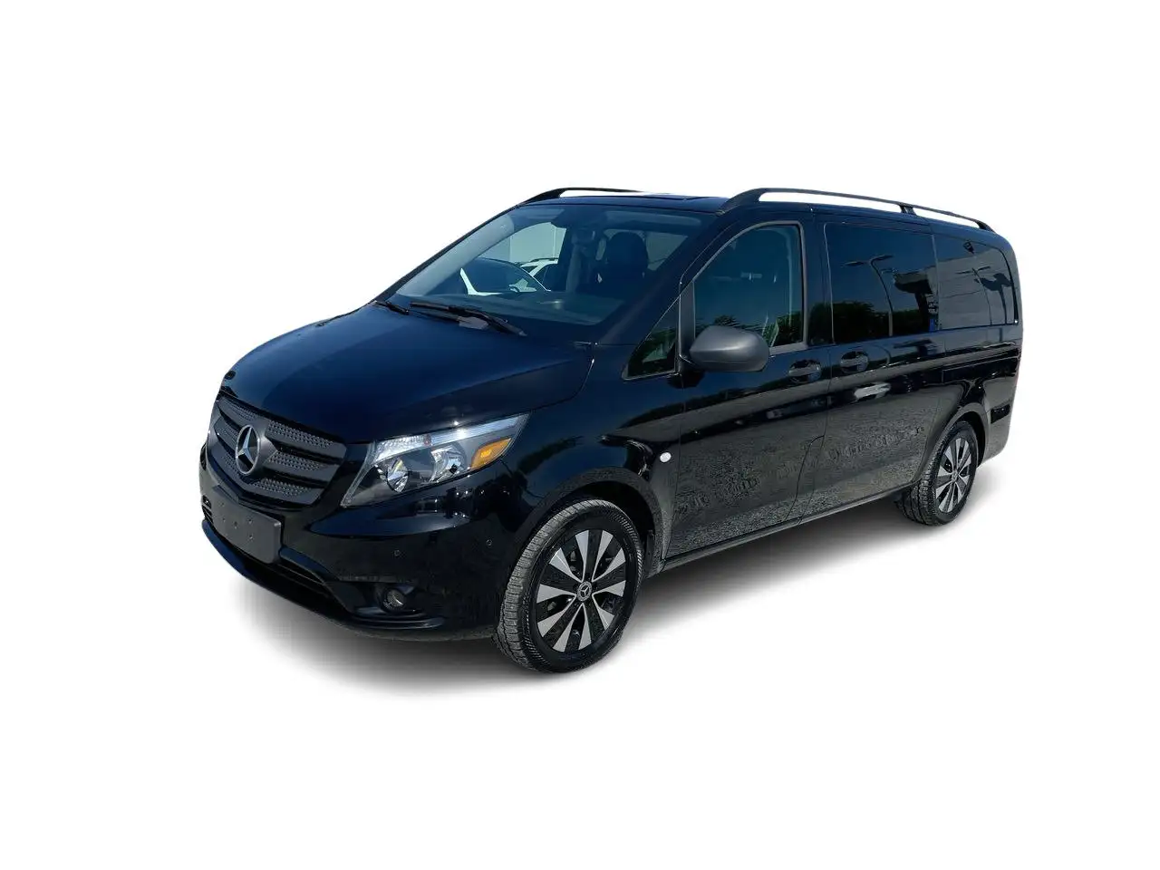 Mercedes-Benz Metris Passenger Van снимка Mercedes-Benz Metris Passenger Van