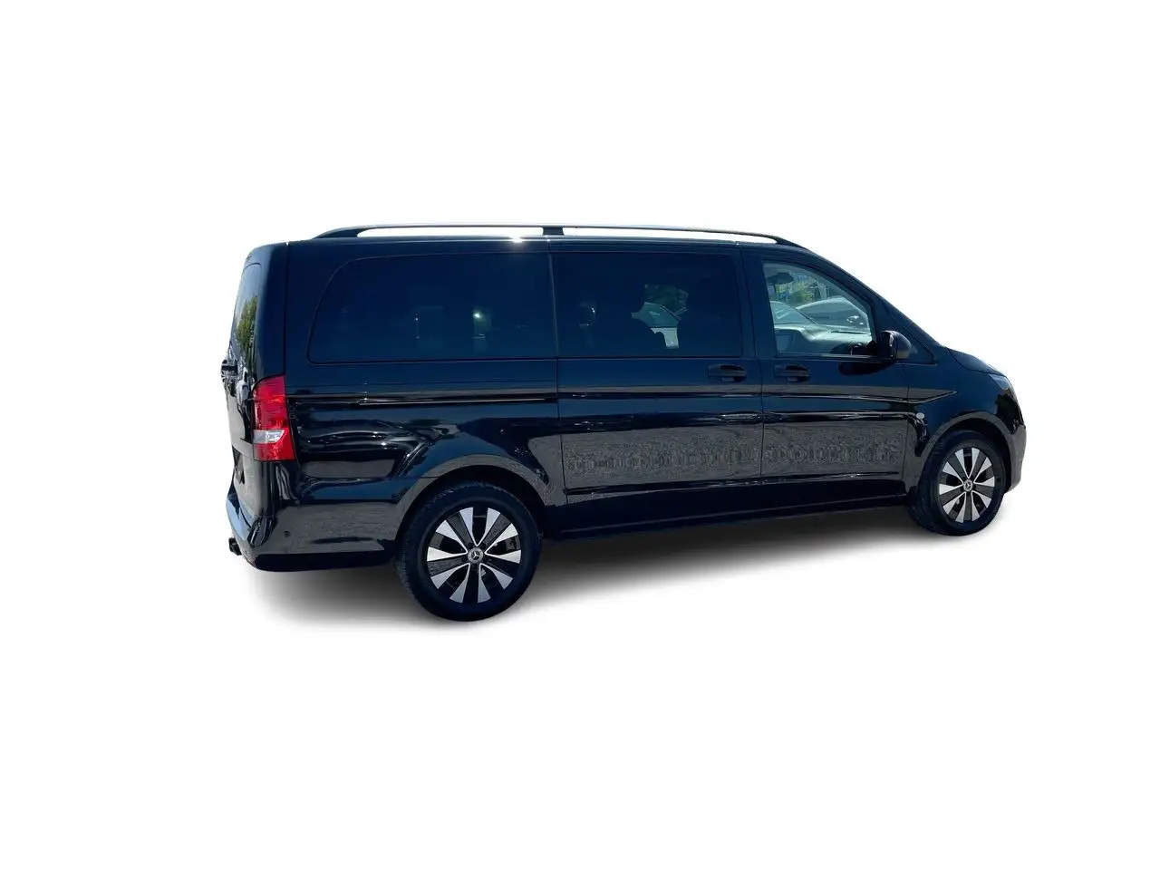 Mercedes-Benz Metris Passenger Van снимка Mercedes-Benz Metris Passenger Van