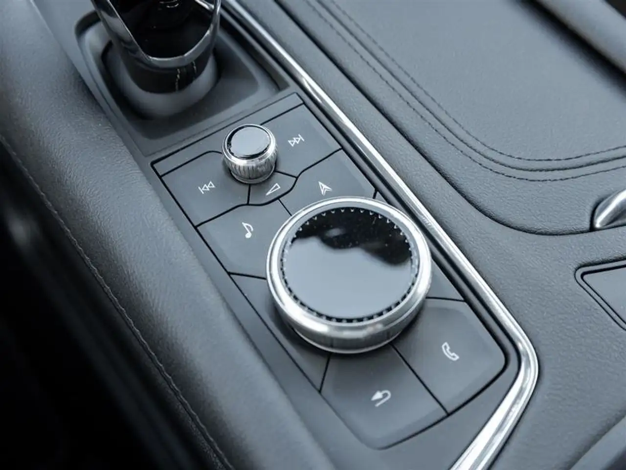 Cadillac XT5 снимка Cadillac XT5