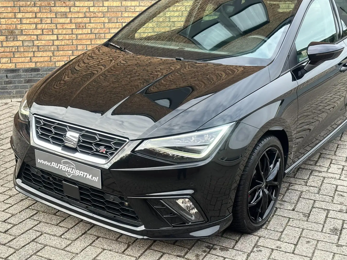SEAT Ibiza 1.0 TSI FR Black Edition Dsg Beats Cruise Cam Stoe Zwart - 2