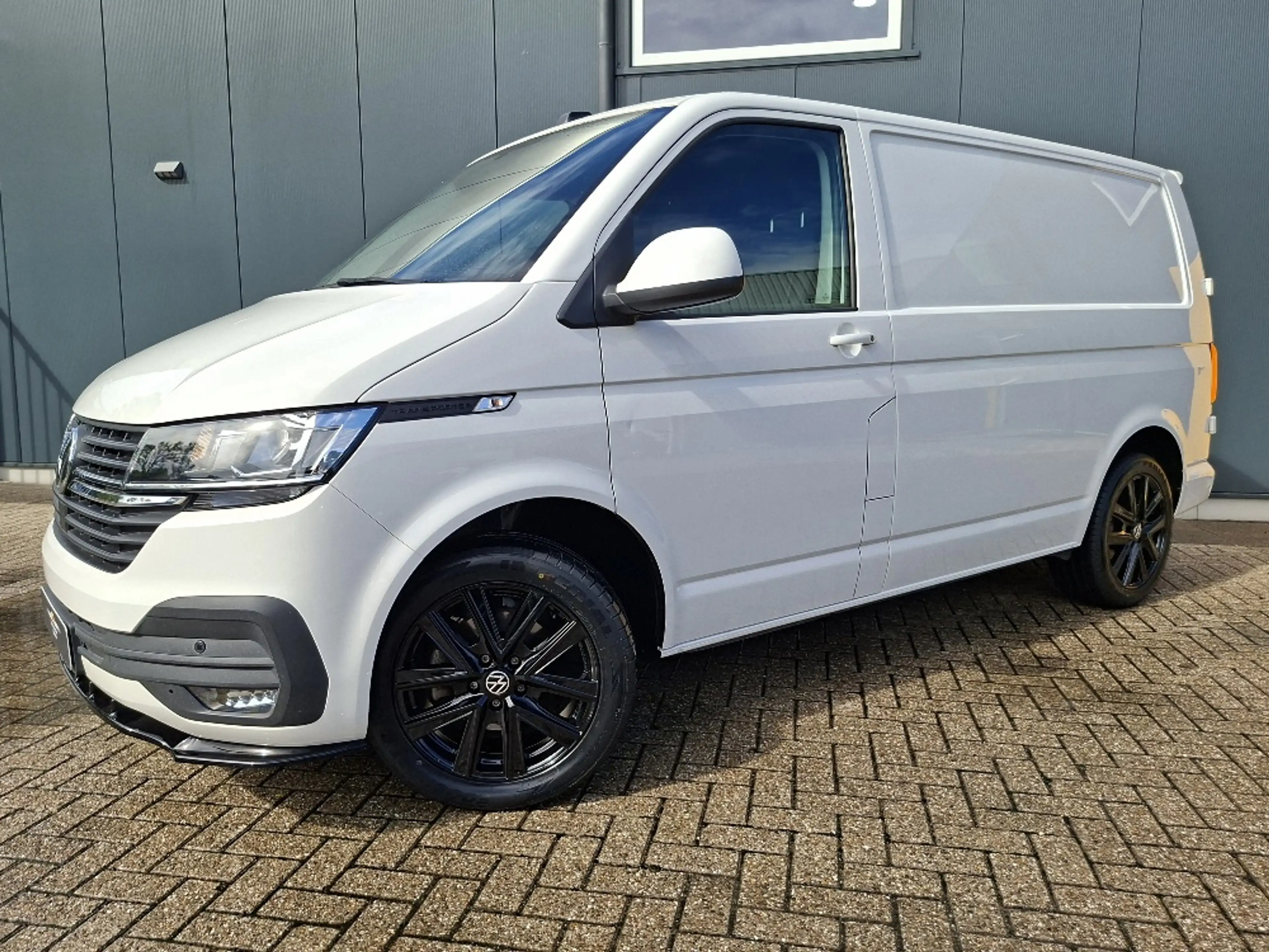 Volkswagen Transporter 2.0 TDI L1H1 150PK * Trekhaak * Navigatiesysteem * — photo 11