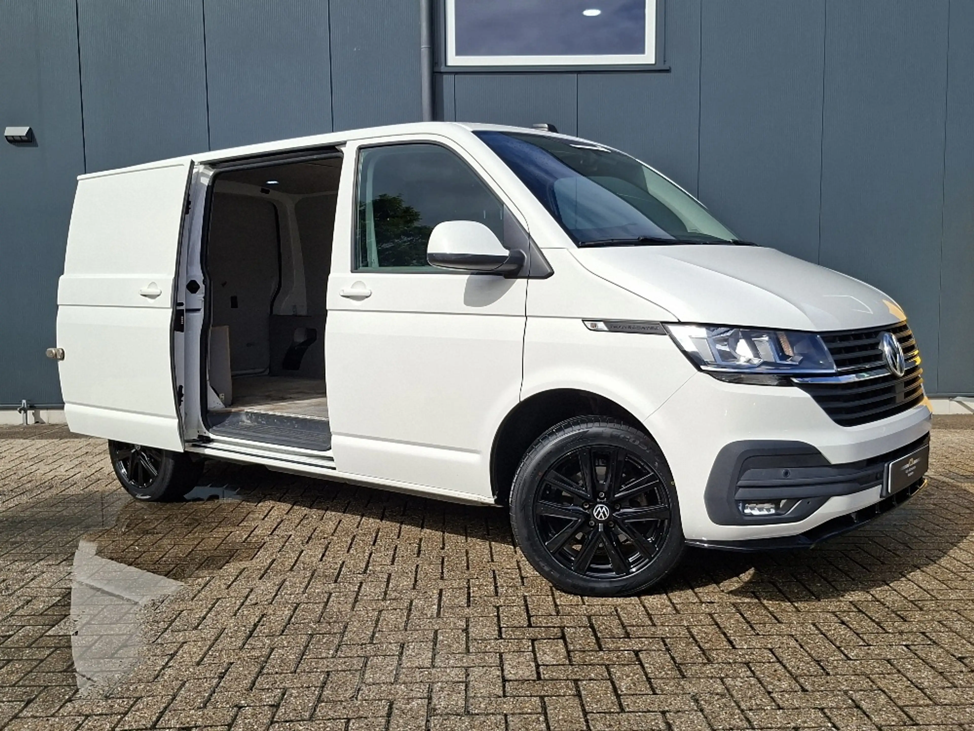 Volkswagen Transporter 2.0 TDI L1H1 150PK * Trekhaak * Navigatiesysteem * — photo 9