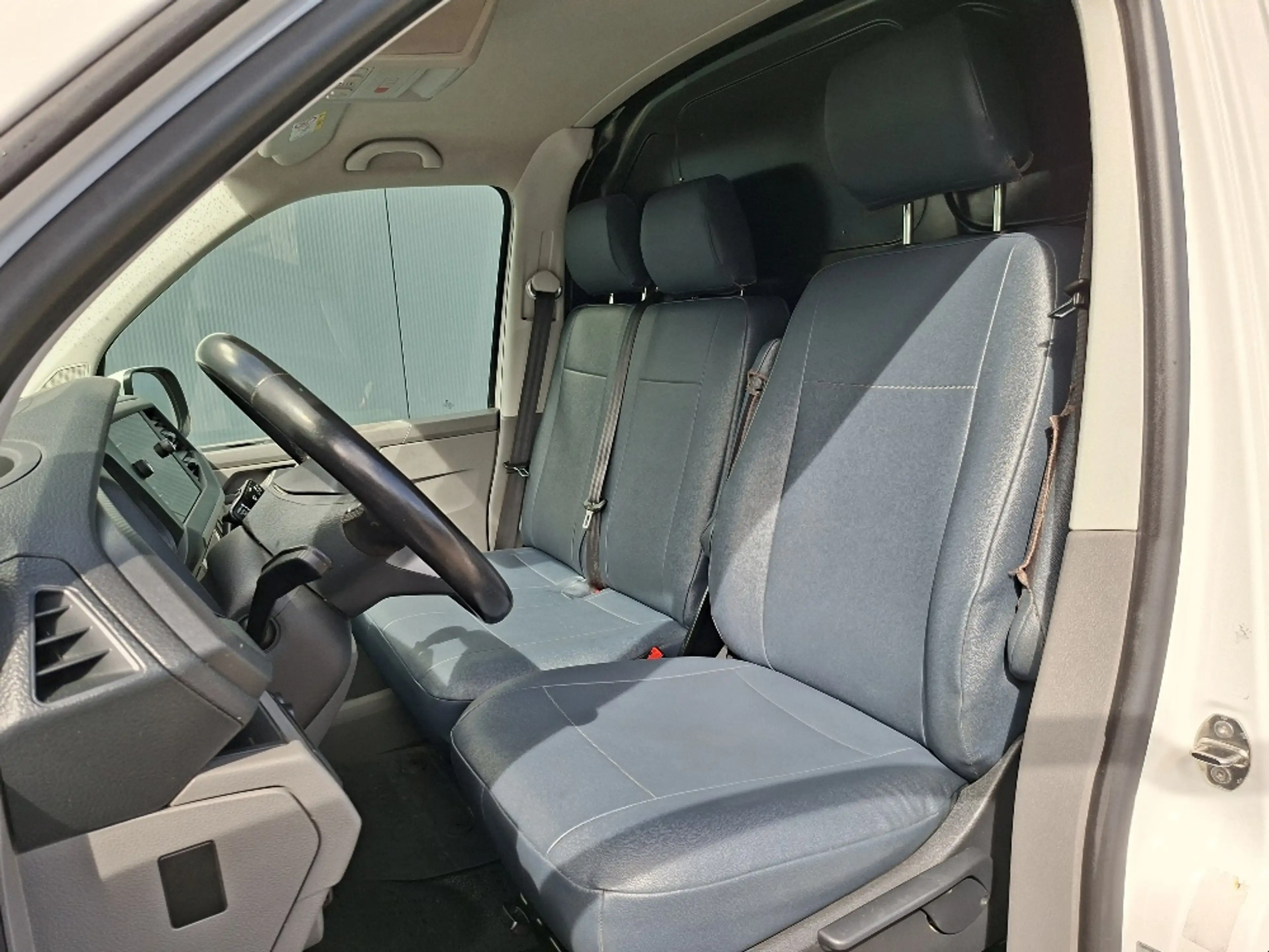 Volkswagen Transporter 2.0 TDI L1H1 150PK * Trekhaak * Navigatiesysteem * — photo 2