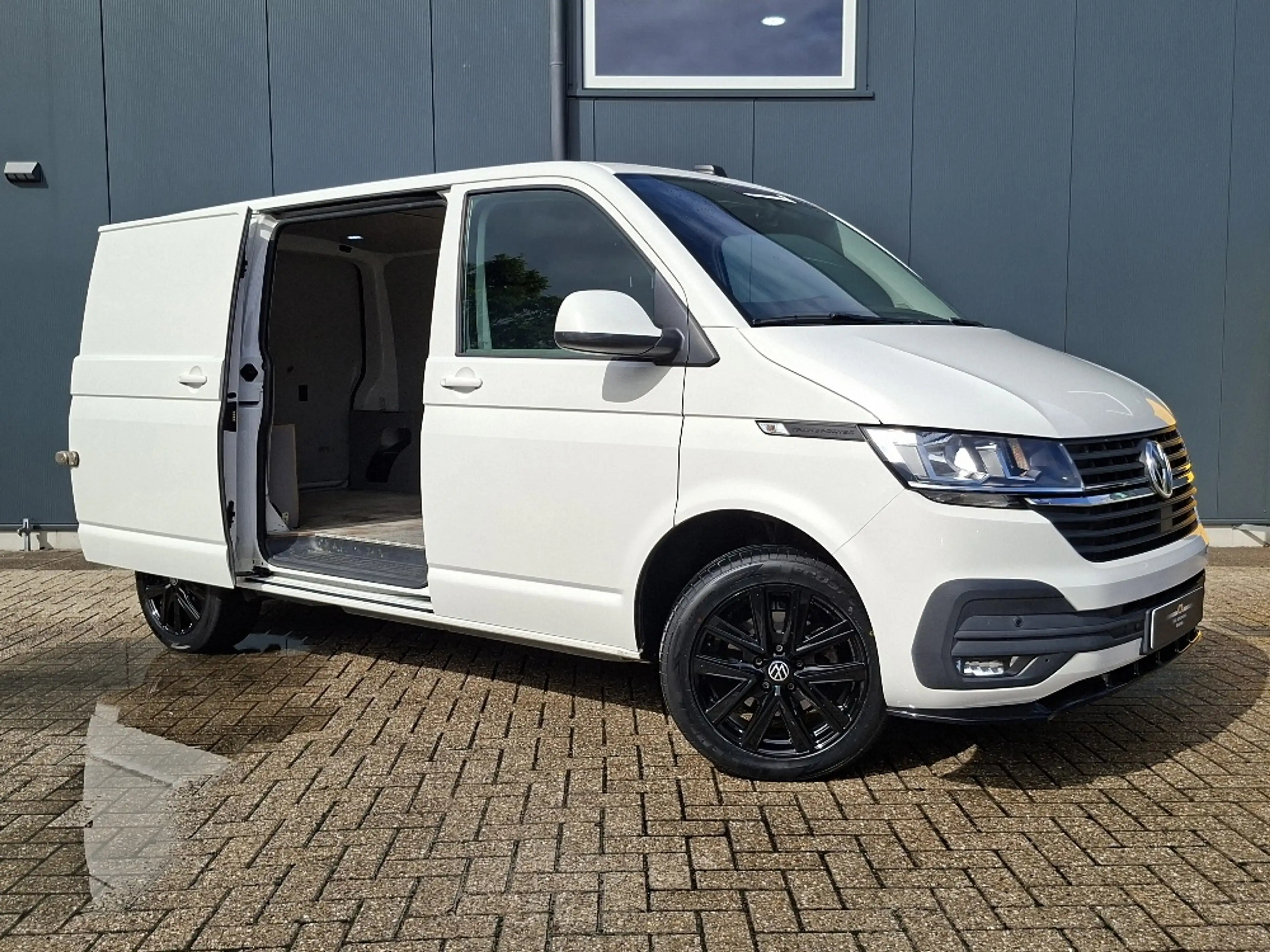 Volkswagen Transporter 2.0 TDI L1H1 150PK * Trekhaak * Navigatiesysteem * — photo 4