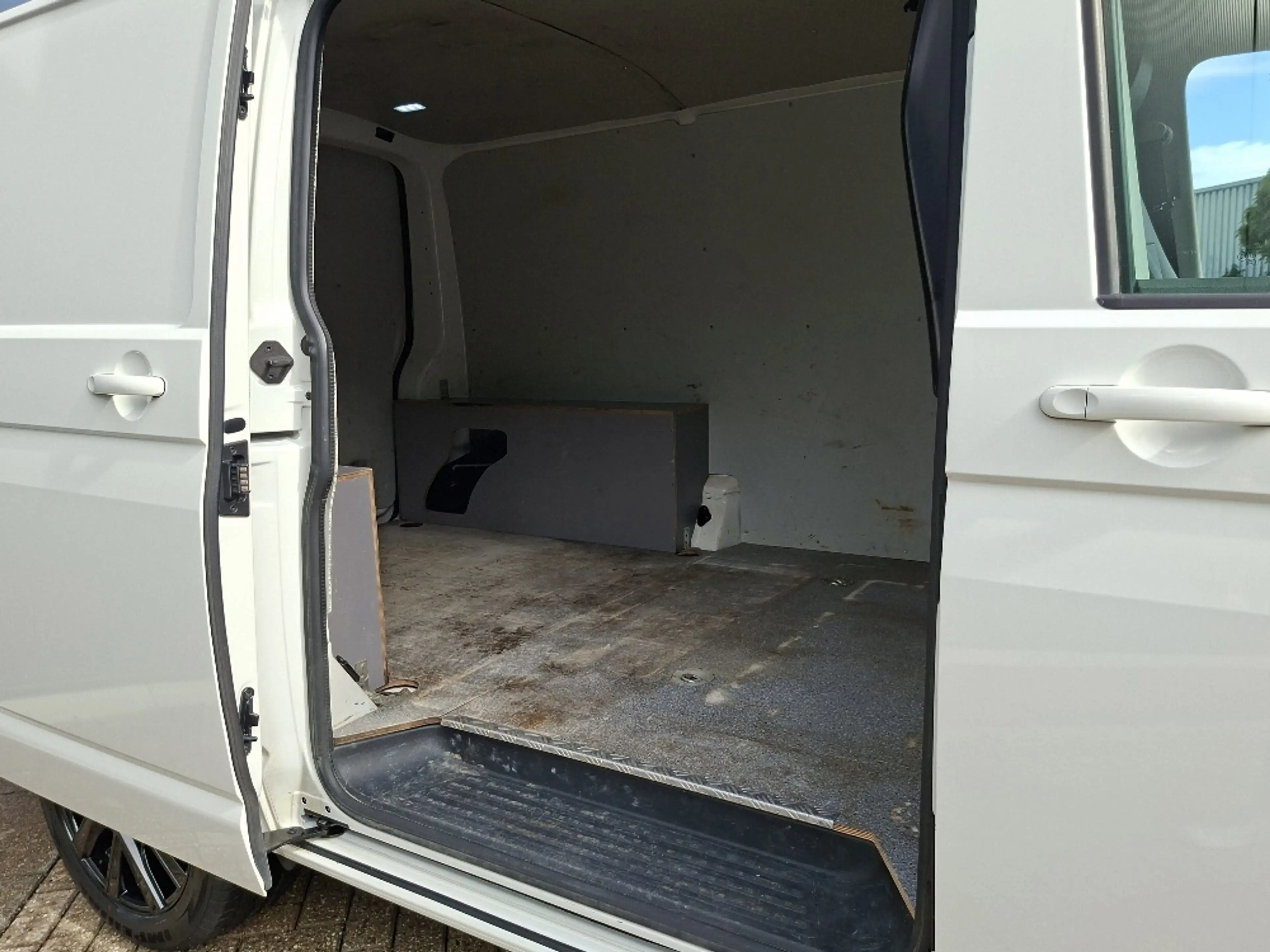 Volkswagen Transporter 2.0 TDI L1H1 150PK * Trekhaak * Navigatiesysteem * — photo 21