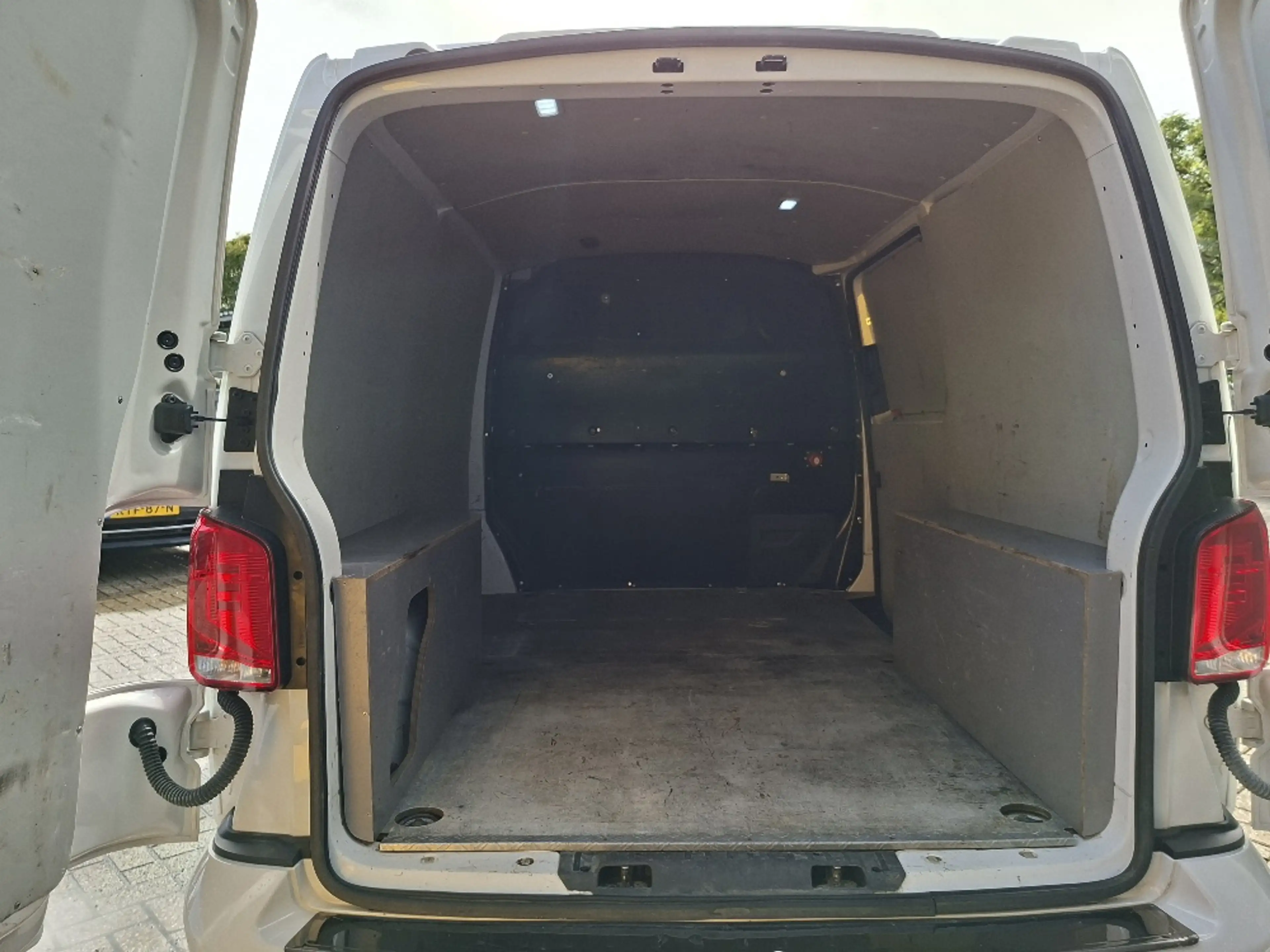 Volkswagen Transporter 2.0 TDI L1H1 150PK * Trekhaak * Navigatiesysteem * — photo 18