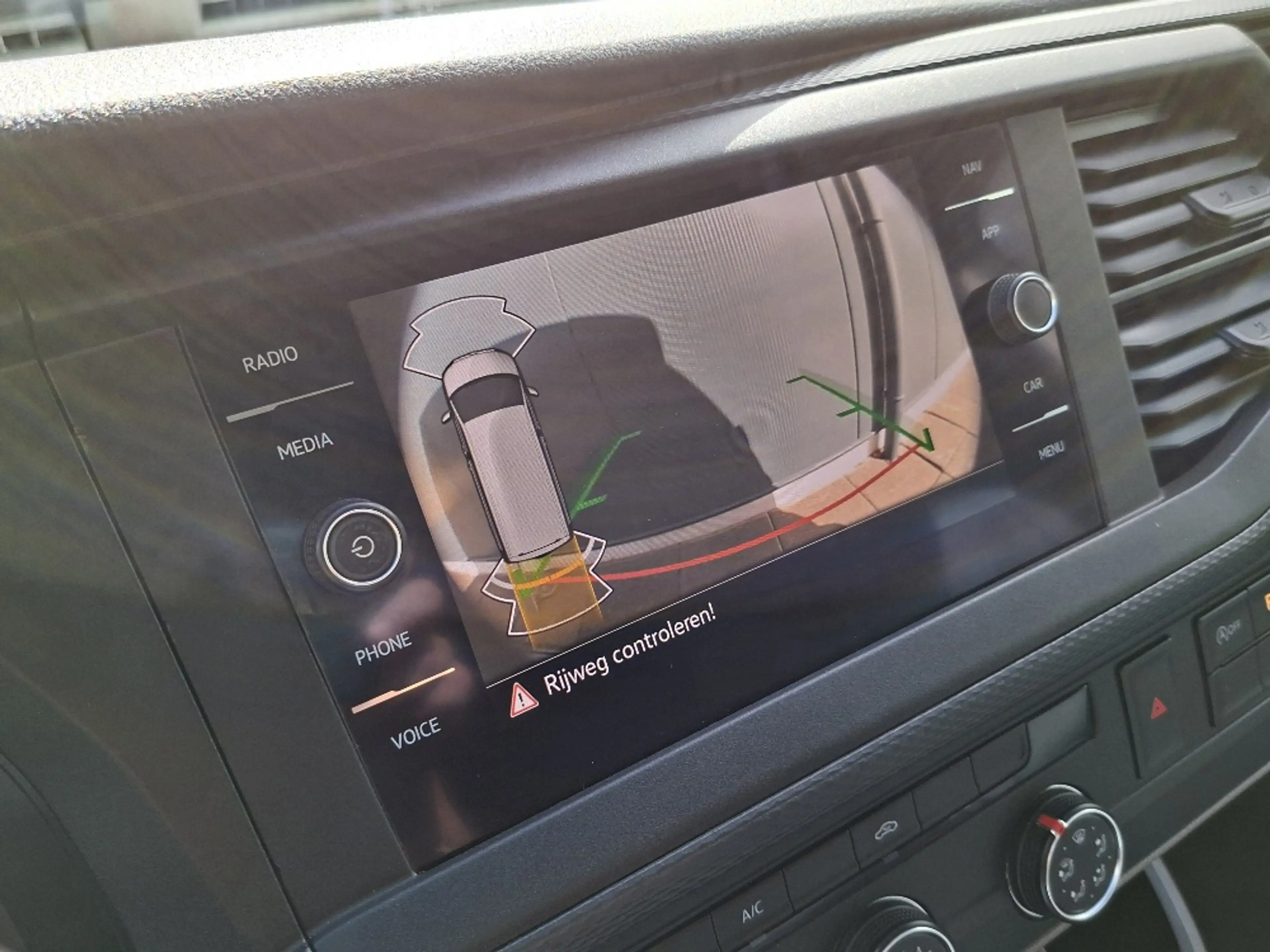 Volkswagen Transporter 2.0 TDI L1H1 150PK * Trekhaak * Navigatiesysteem * — photo 24