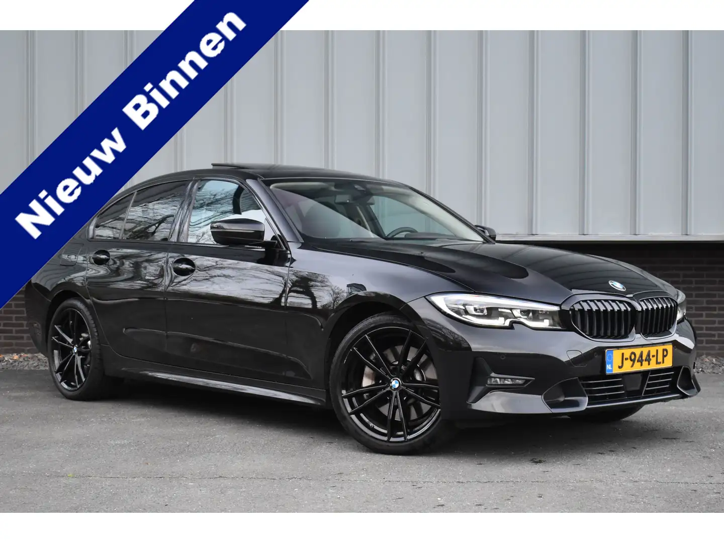 BMW 330 3-serie 330i High Executive | Pano | ACC | HiFi | Zwart - 1