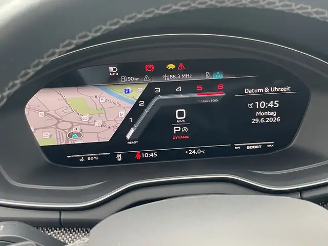 Audi SQ5 view 13