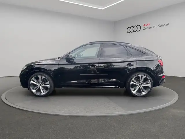 Audi SQ5 view 4