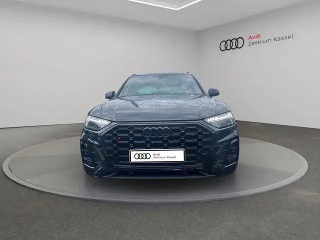 Audi SQ5 view 10