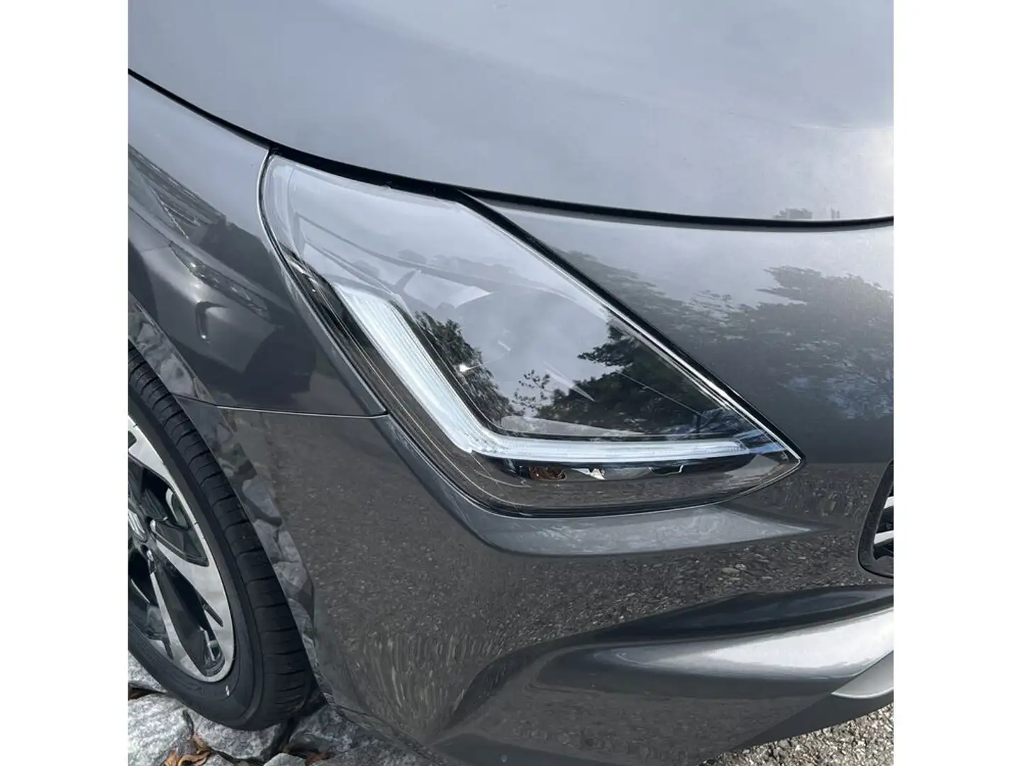 Suzuki Swift 1,2 Hybrid Allgrip Flash Snowfox 5 J Gar. Gris - 2