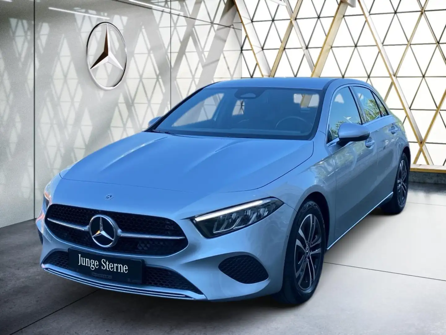 Mercedes-Benz A 180 d  Progressive *AHK*Kamera*Lenkrad-Hz*LED* Silber - 1
