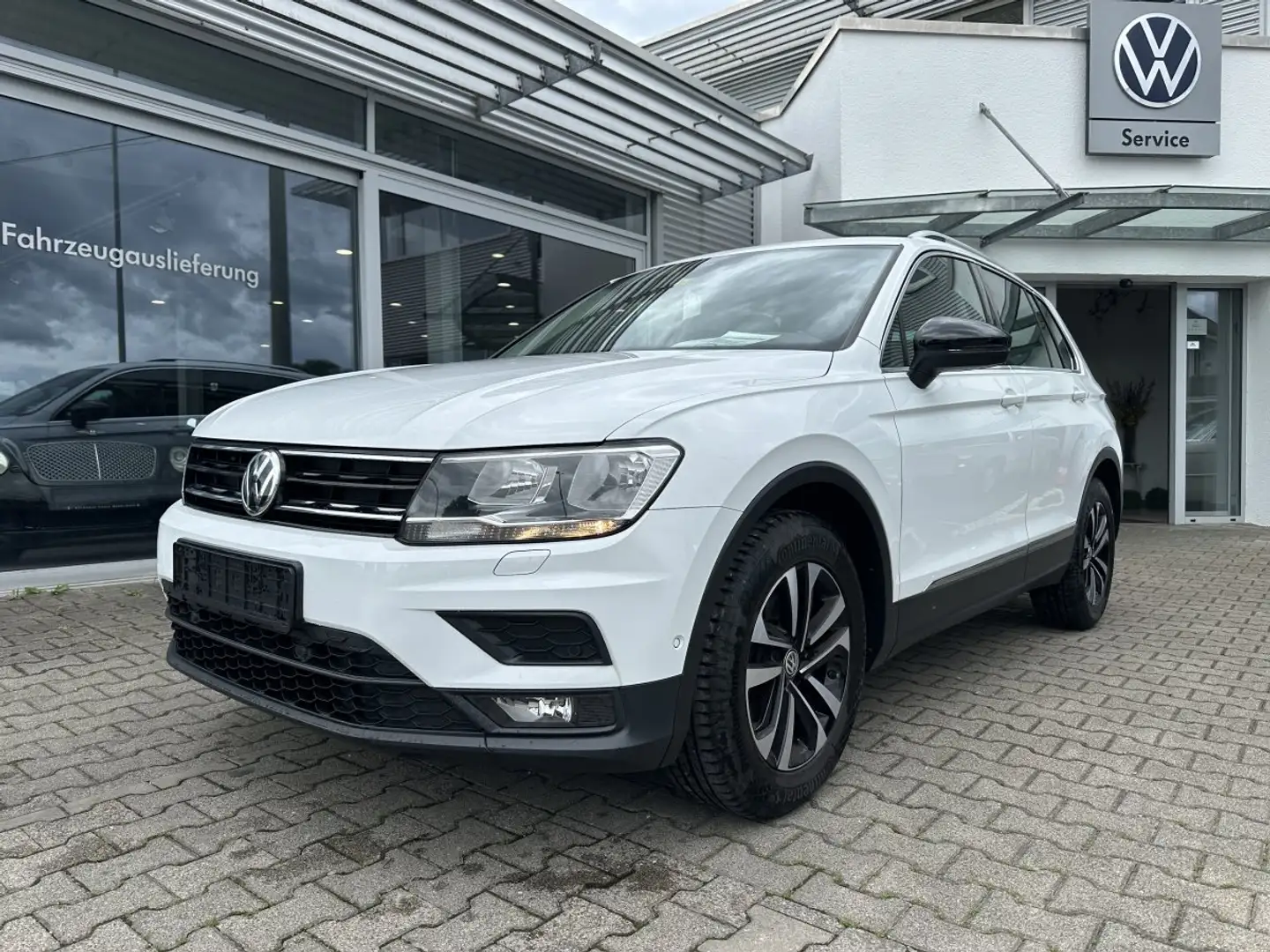 Volkswagen Tiguan 2.0TDI COMFORT IQ DRIVE*VC*PANORAMA Weiß - 1
