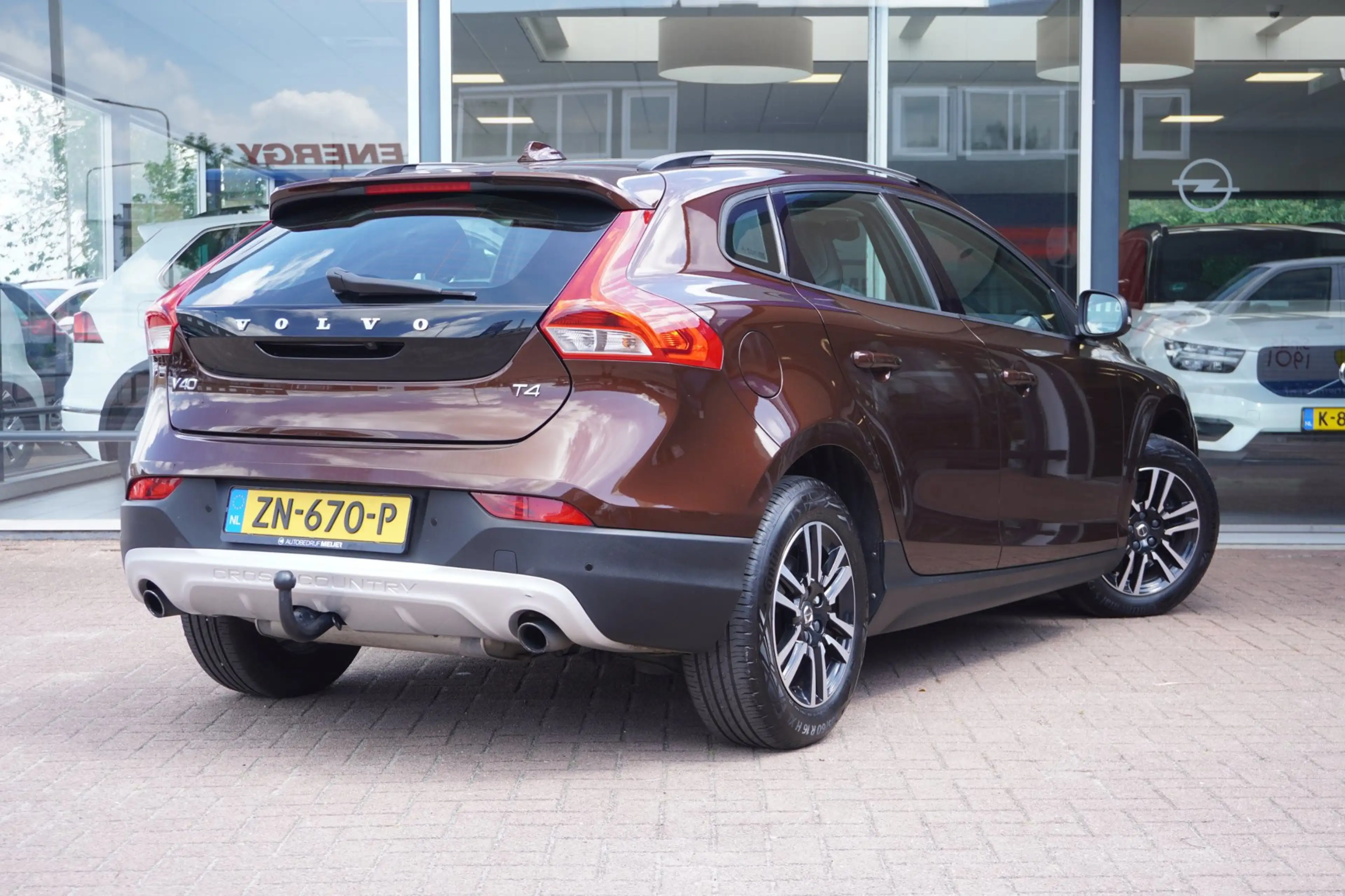 Volvo V40 Cross Country 2.0 T4 Kinetic Automaat | Airco | Navigatie | 190P — photo 4