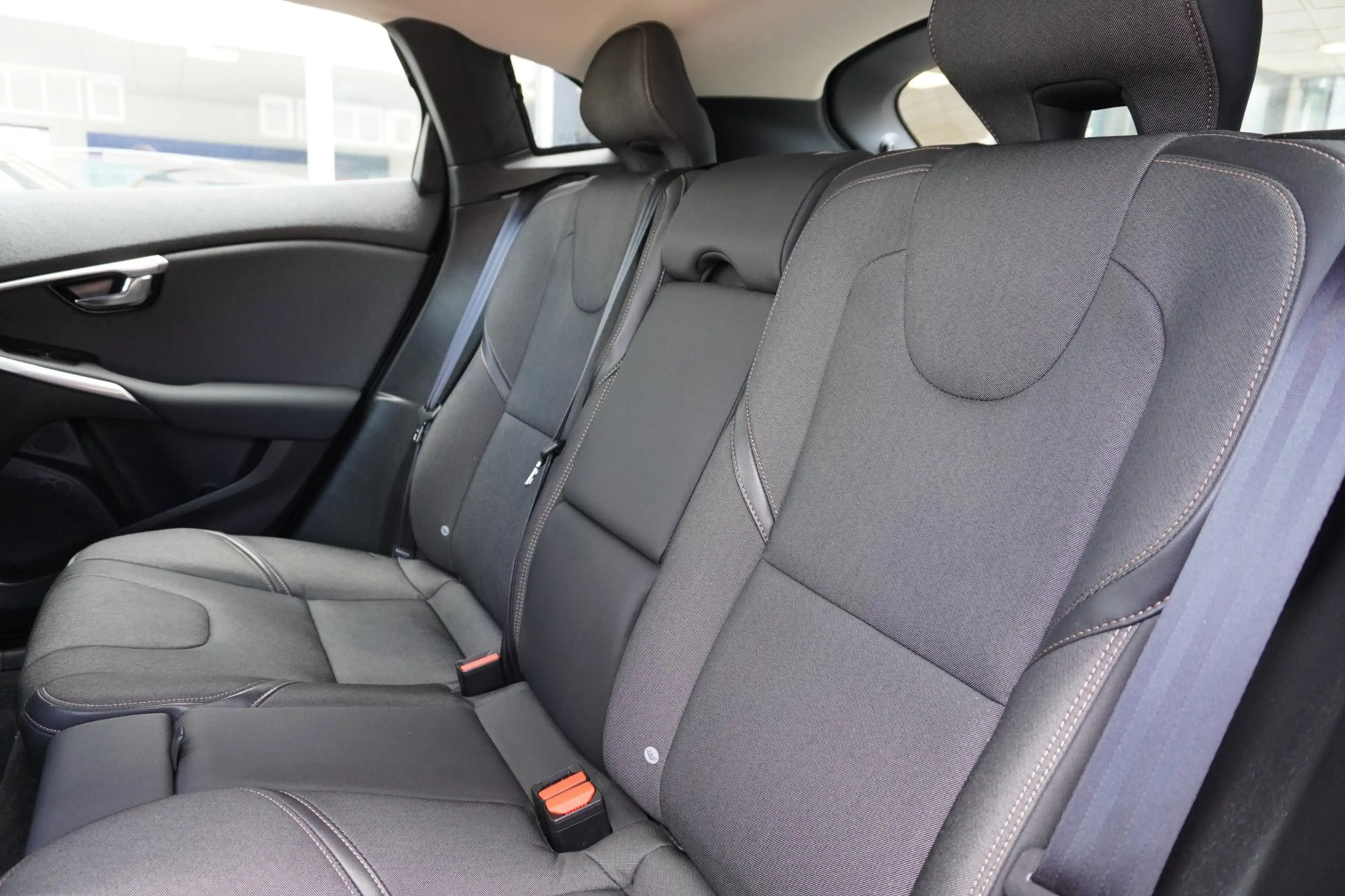 Volvo V40 Cross Country 2.0 T4 Kinetic Automaat | Airco | Navigatie | 190P — photo 13