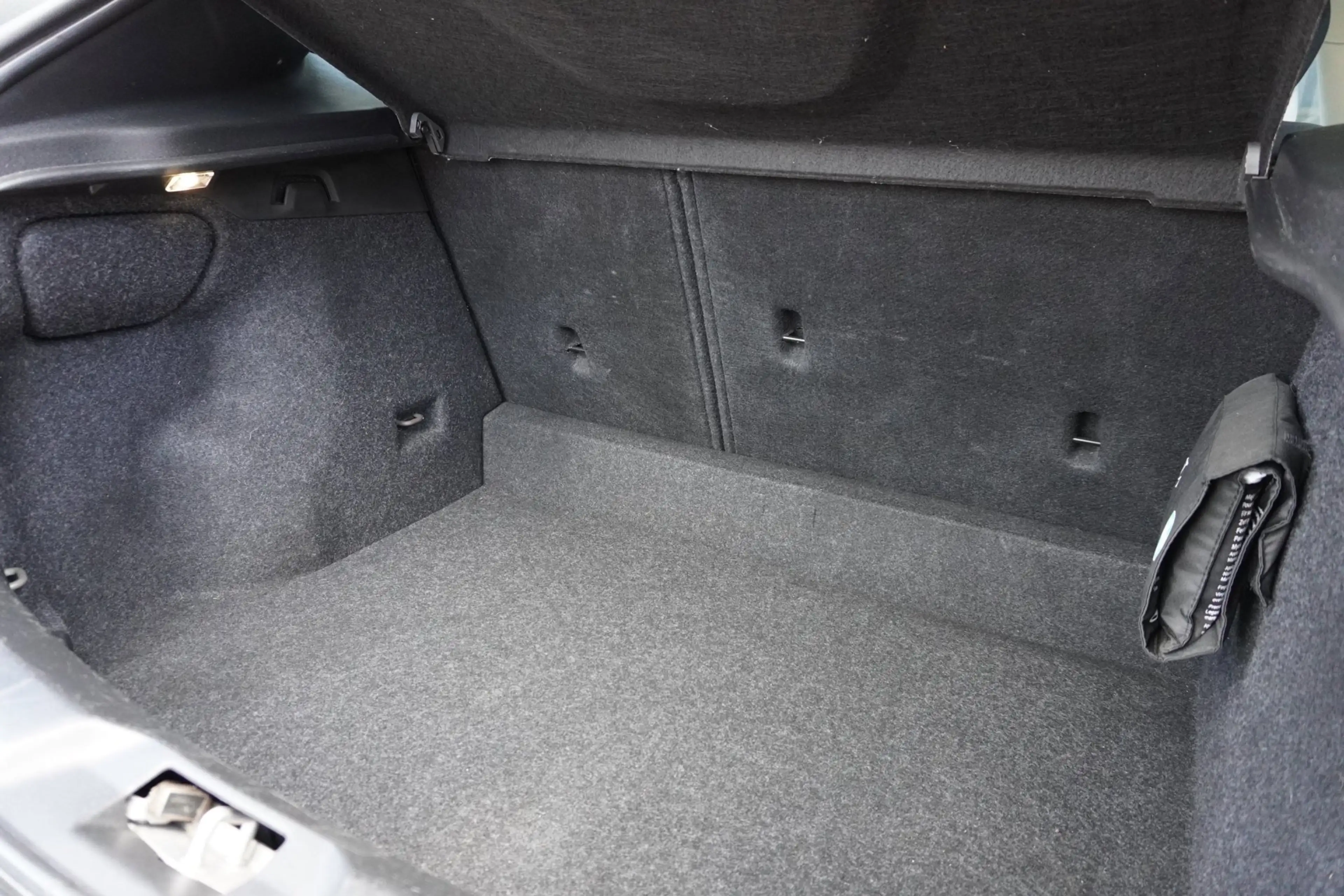 Volvo V40 Cross Country 2.0 T4 Kinetic Automaat | Airco | Navigatie | 190P — photo 31