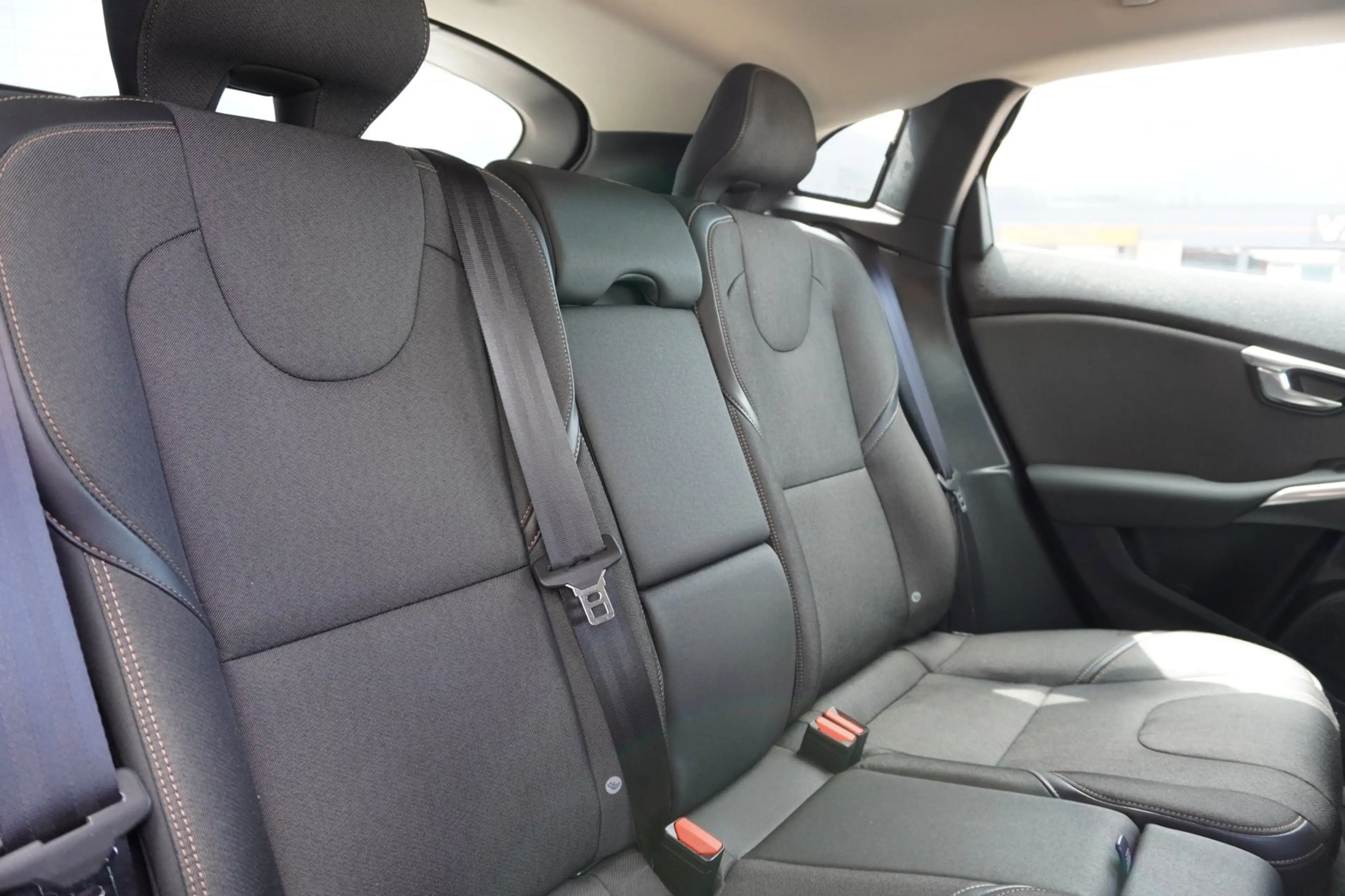 Volvo V40 Cross Country 2.0 T4 Kinetic Automaat | Airco | Navigatie | 190P — photo 14