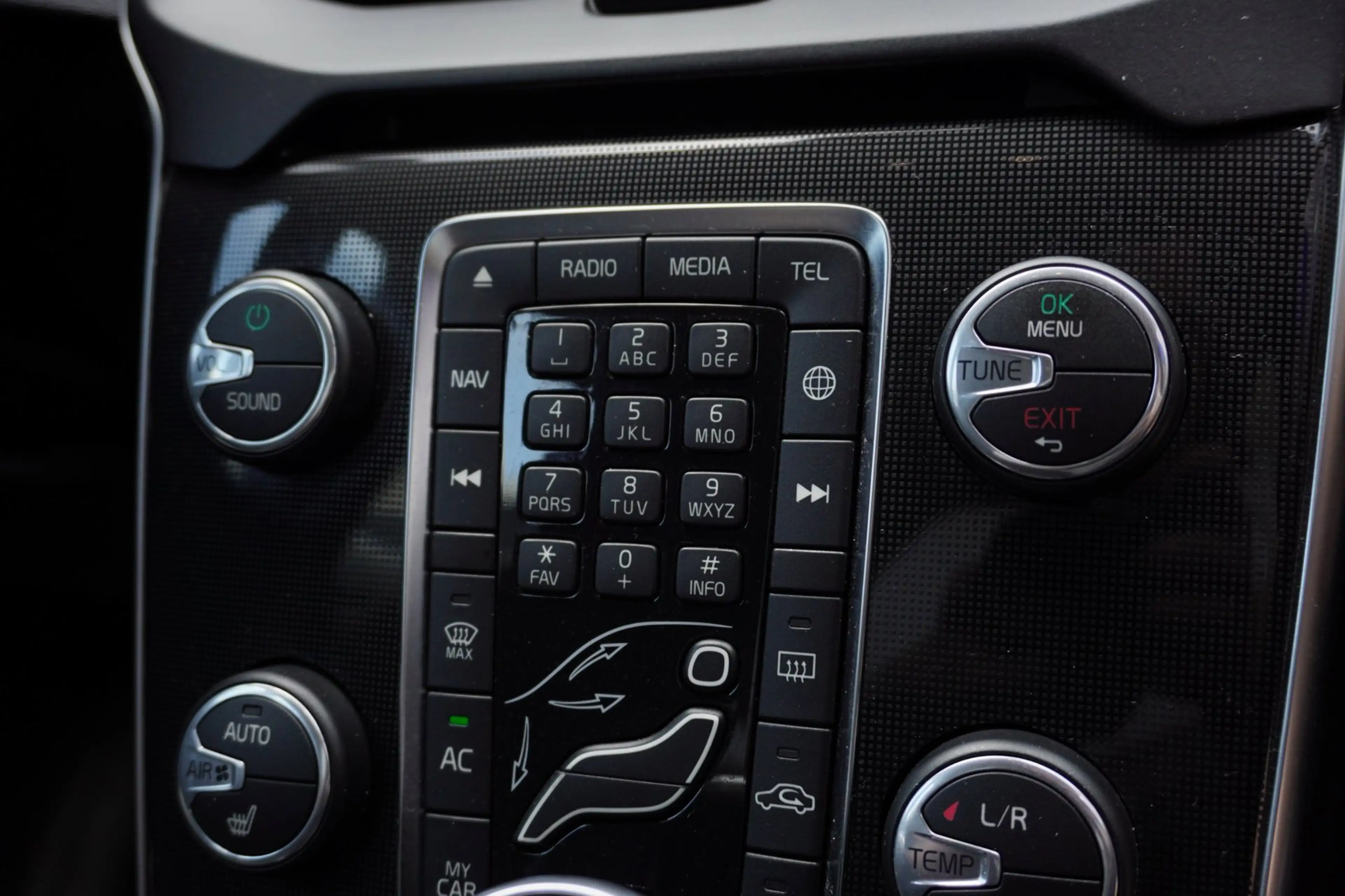 Volvo V40 Cross Country 2.0 T4 Kinetic Automaat | Airco | Navigatie | 190P — photo 22