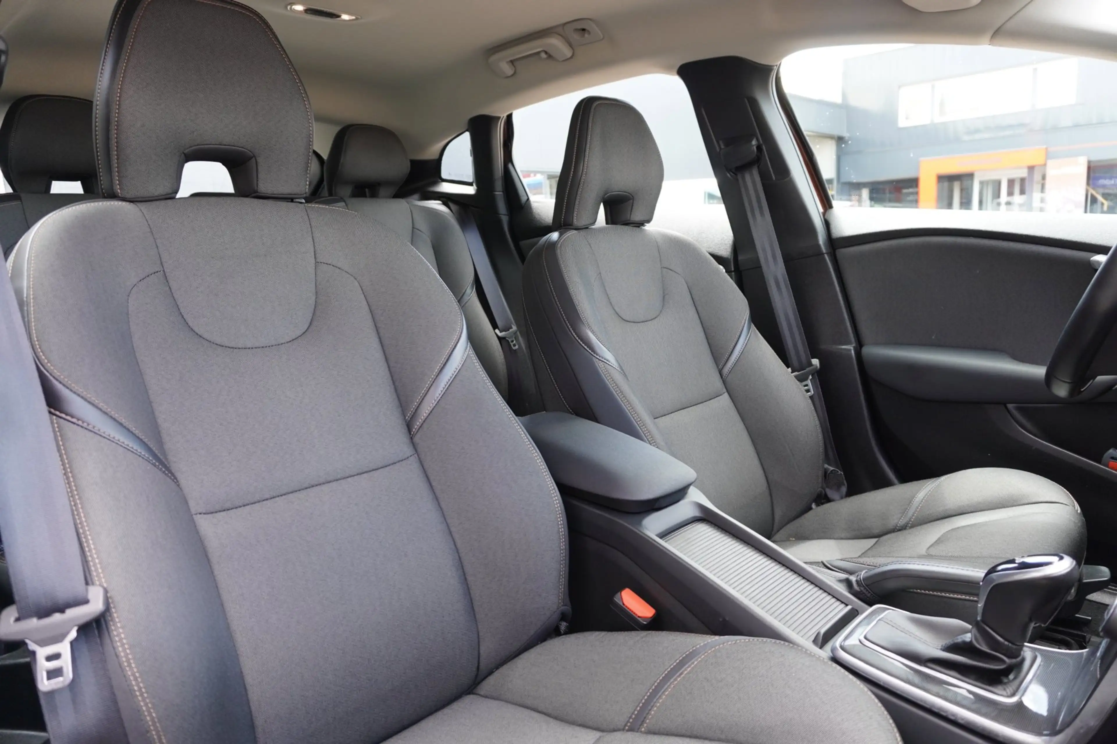 Volvo V40 Cross Country 2.0 T4 Kinetic Automaat | Airco | Navigatie | 190P — photo 15