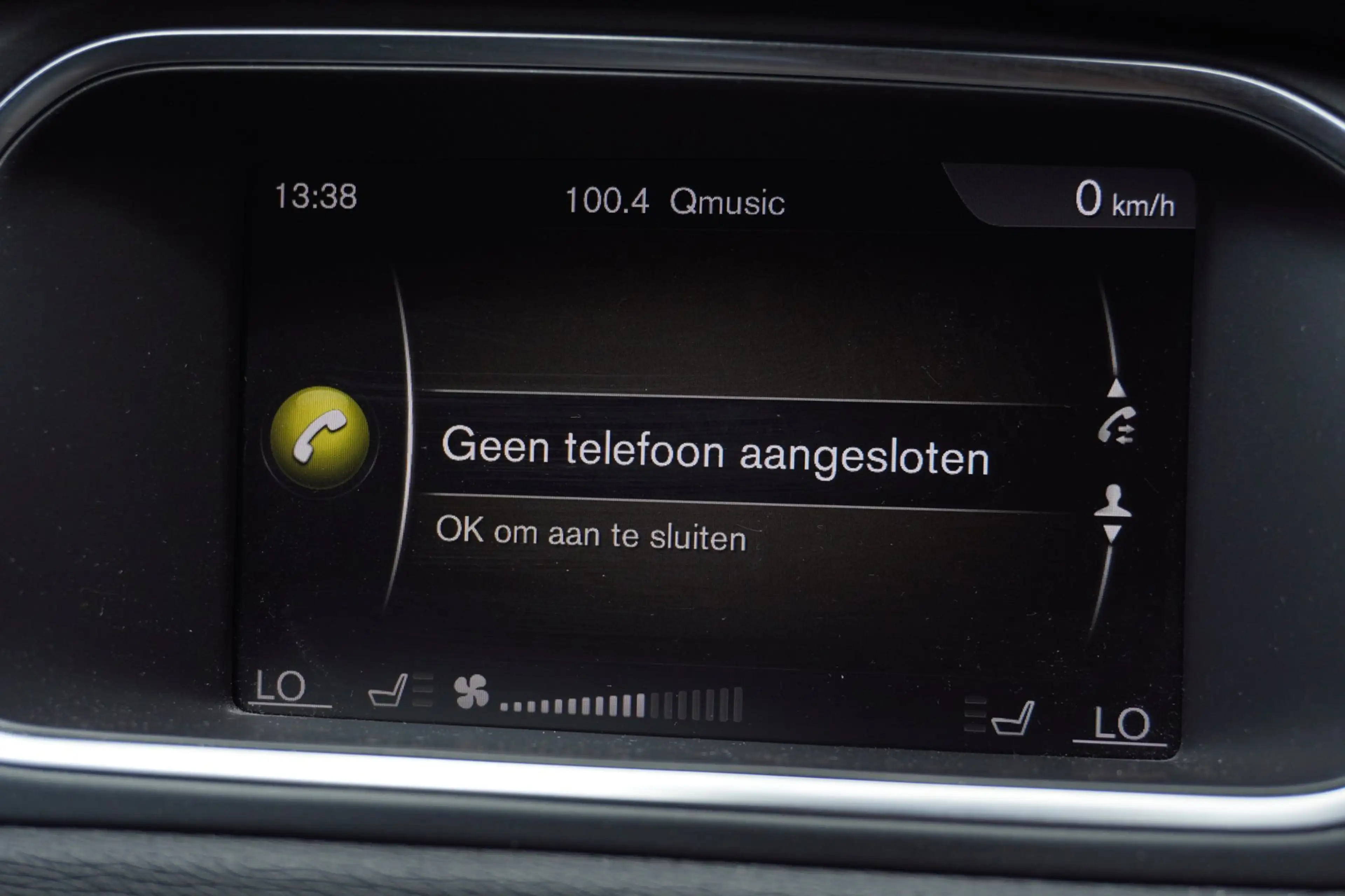 Volvo V40 Cross Country 2.0 T4 Kinetic Automaat | Airco | Navigatie | 190P — photo 21