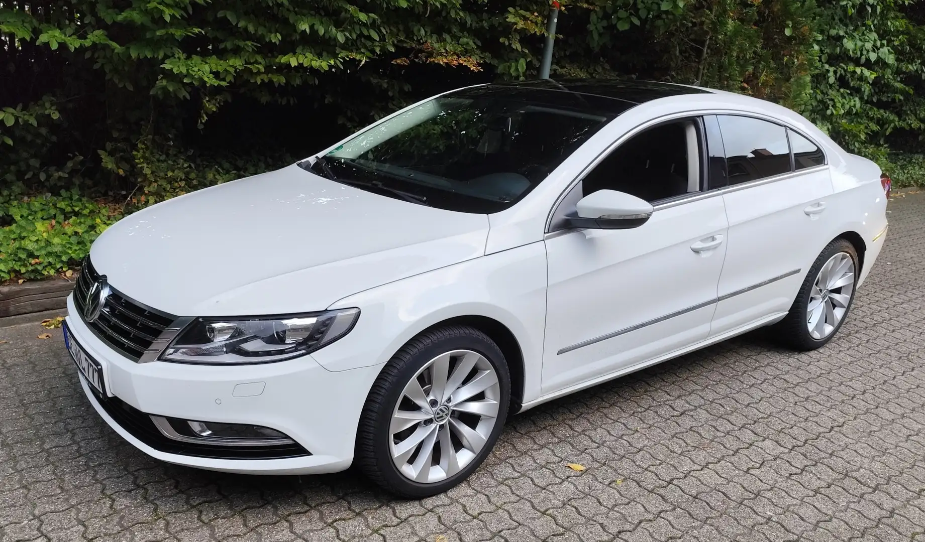 Volkswagen CC 2.0 TDI BlueMotion Technology DSG Dynamic Black - 1