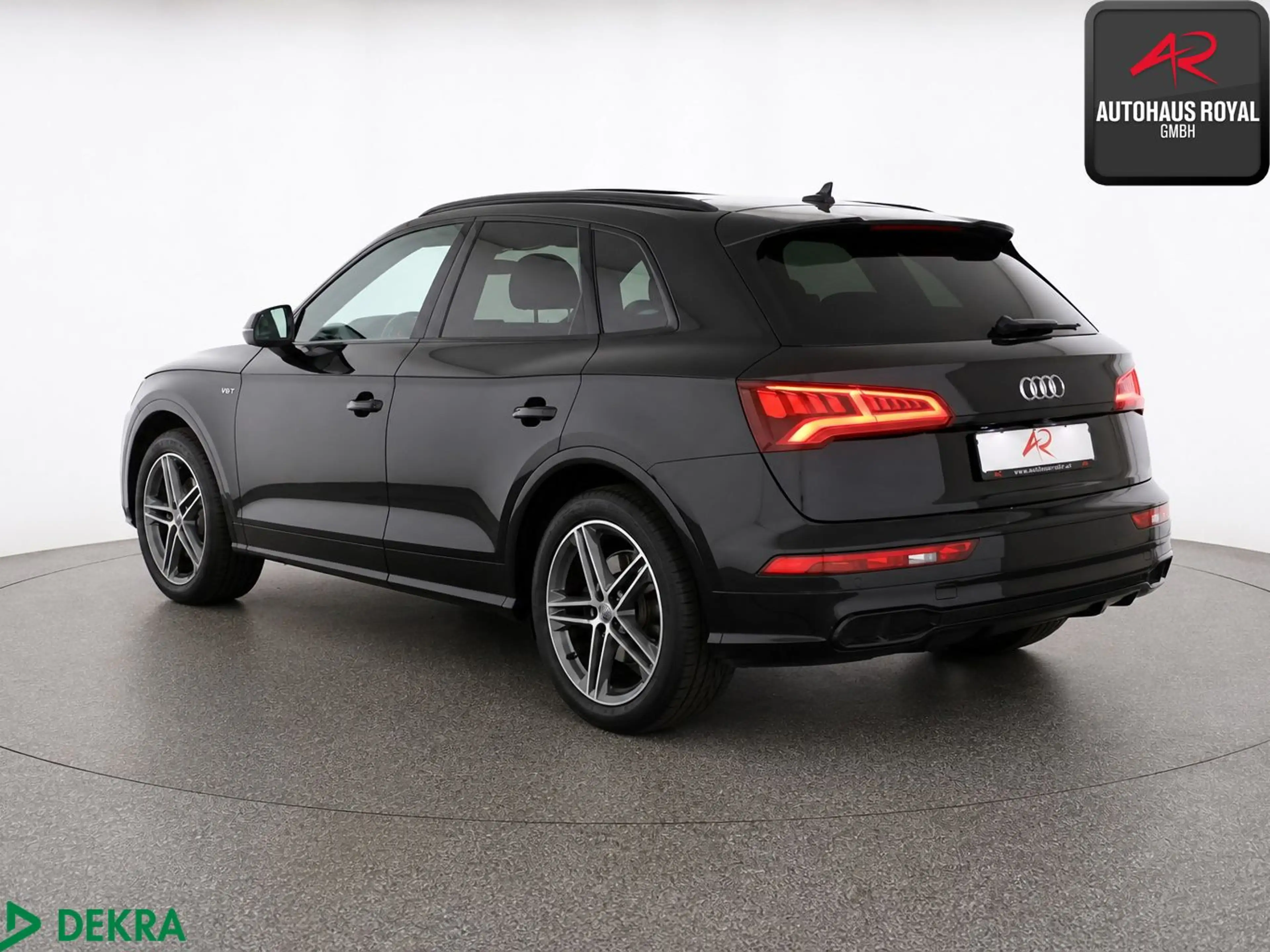 Audi SQ5 3.0 TFSI qu PANO,BANG+O,KEYLESS,CARPLAY,AHK — photo 3