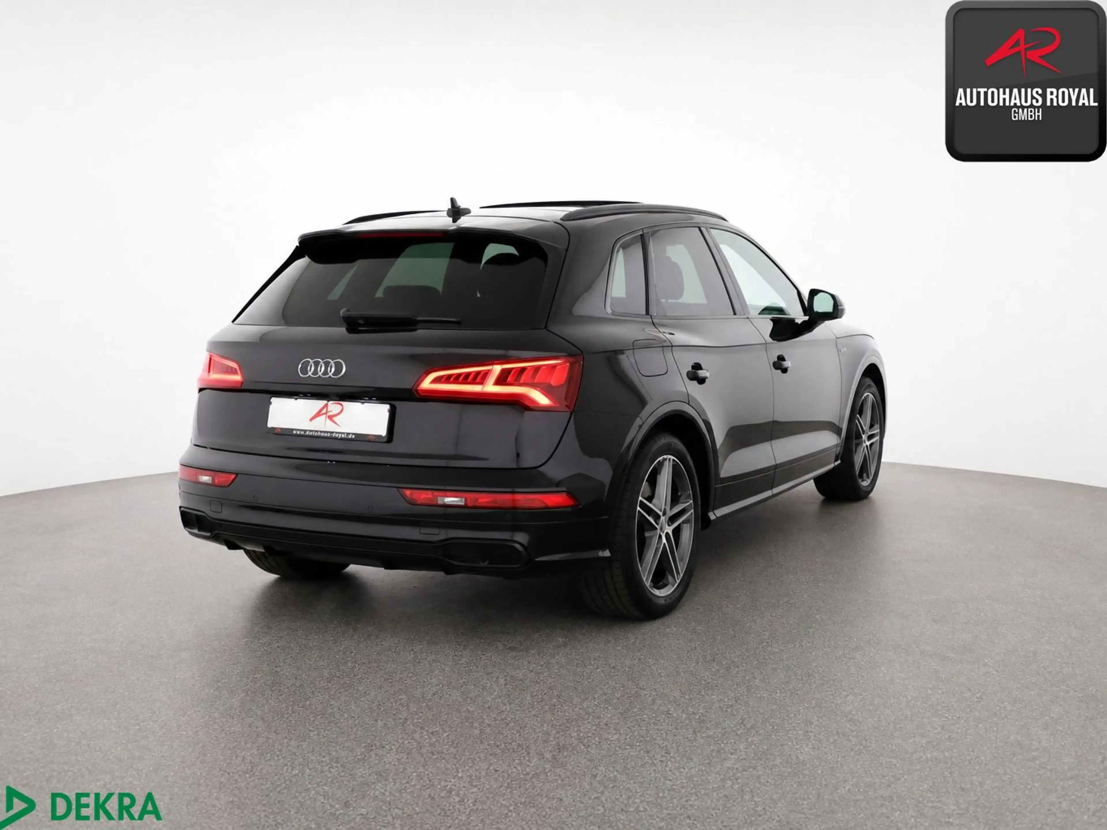 Audi SQ5 3.0 TFSI qu PANO,BANG+O,KEYLESS,CARPLAY,AHK — photo 5