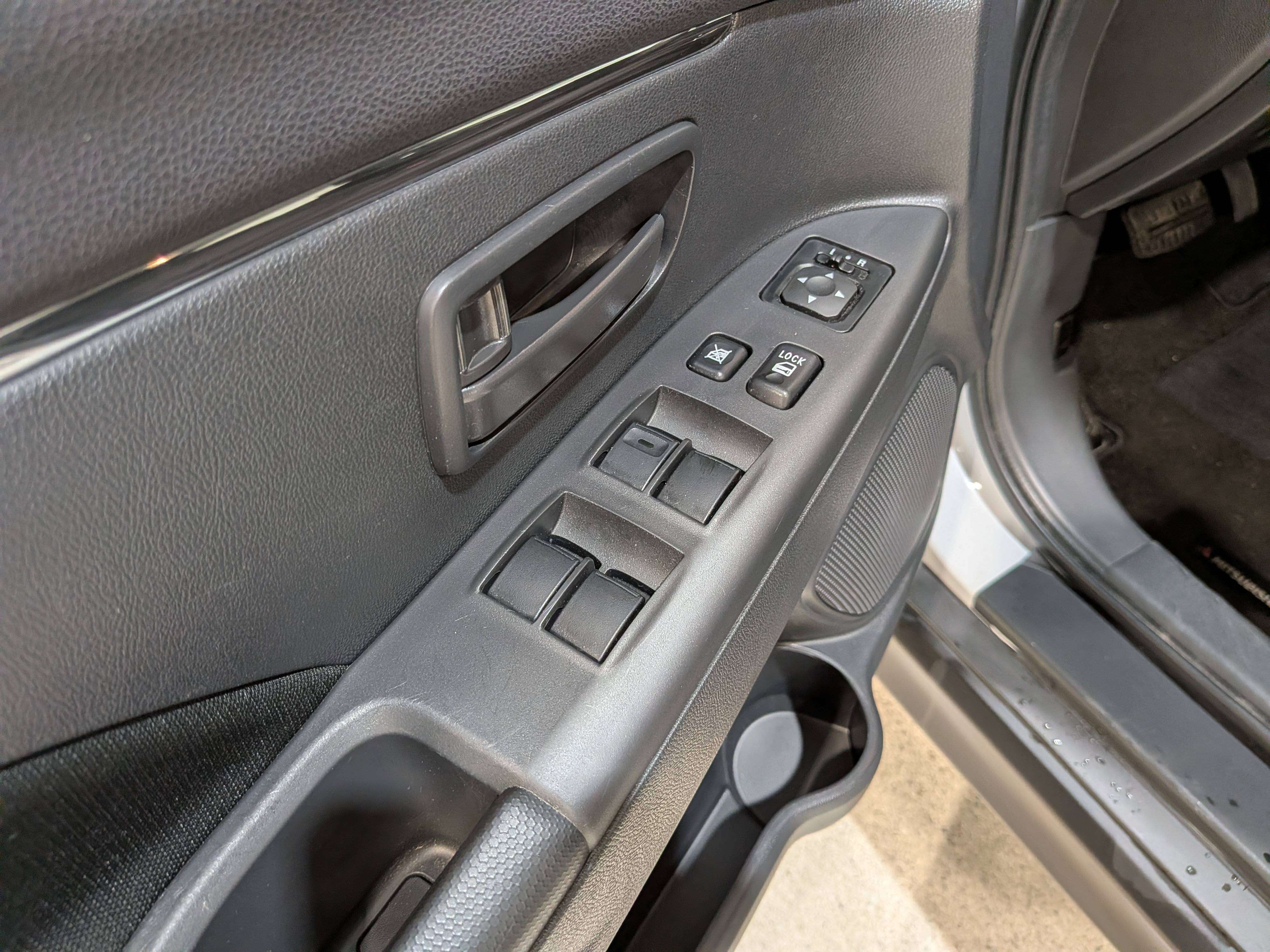 Mitsubishi RVR 2023