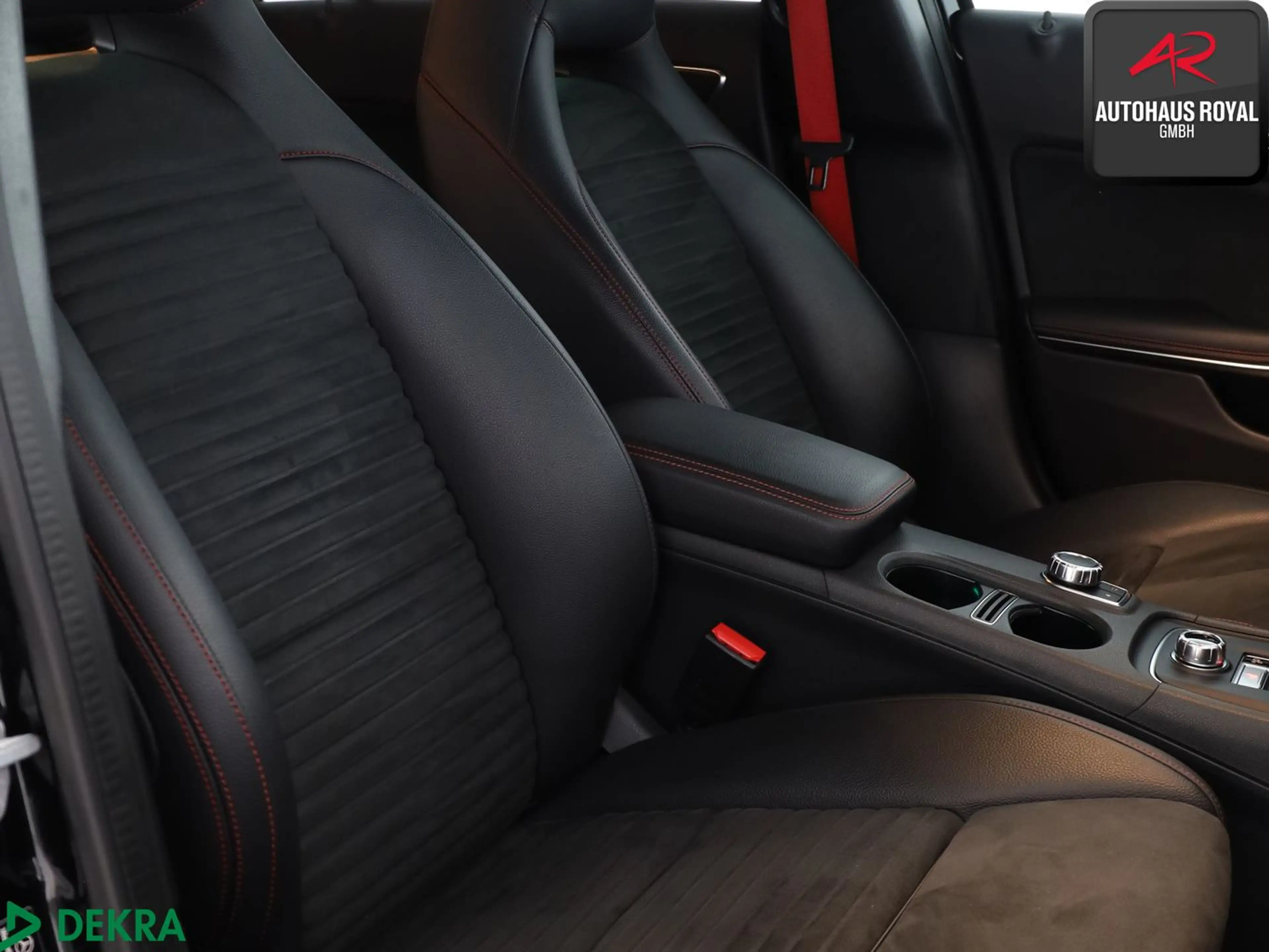 Mercedes-Benz A 45 AMG A 45 AMG 4M NIGHT SPORTABGAS,KAMERA,PARKLENK,SH — photo 12