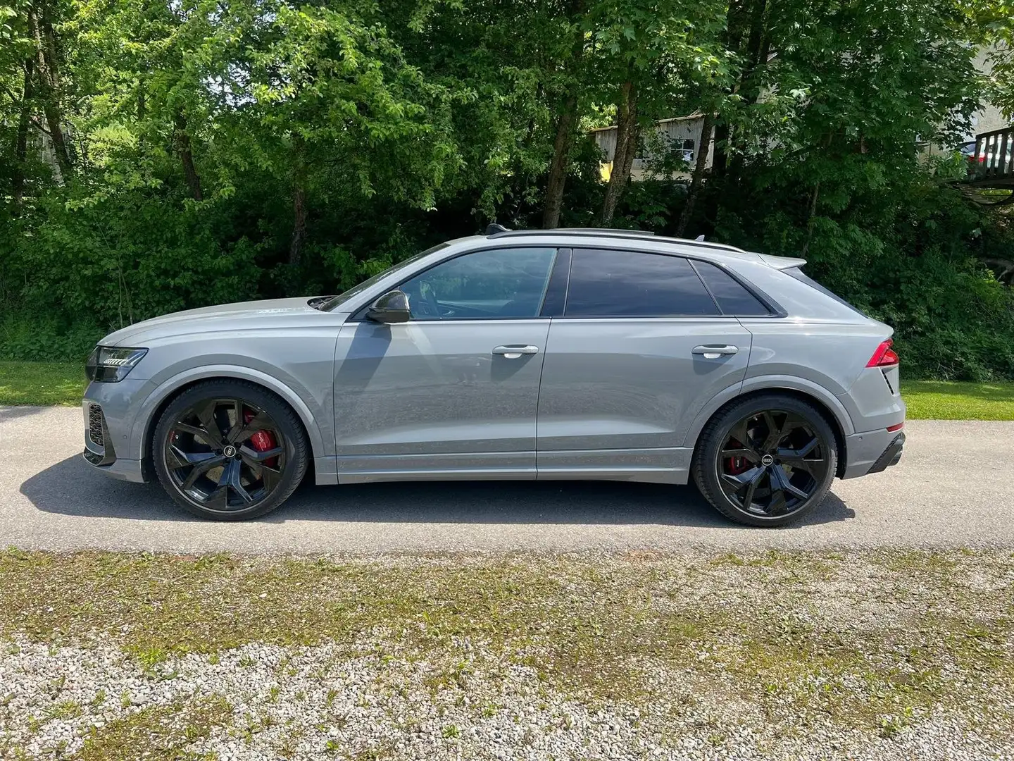 Audi Q8 RS 4.0 TFSI quattro *VOLL*Keramik*RS-Package*AHK Grau - 2