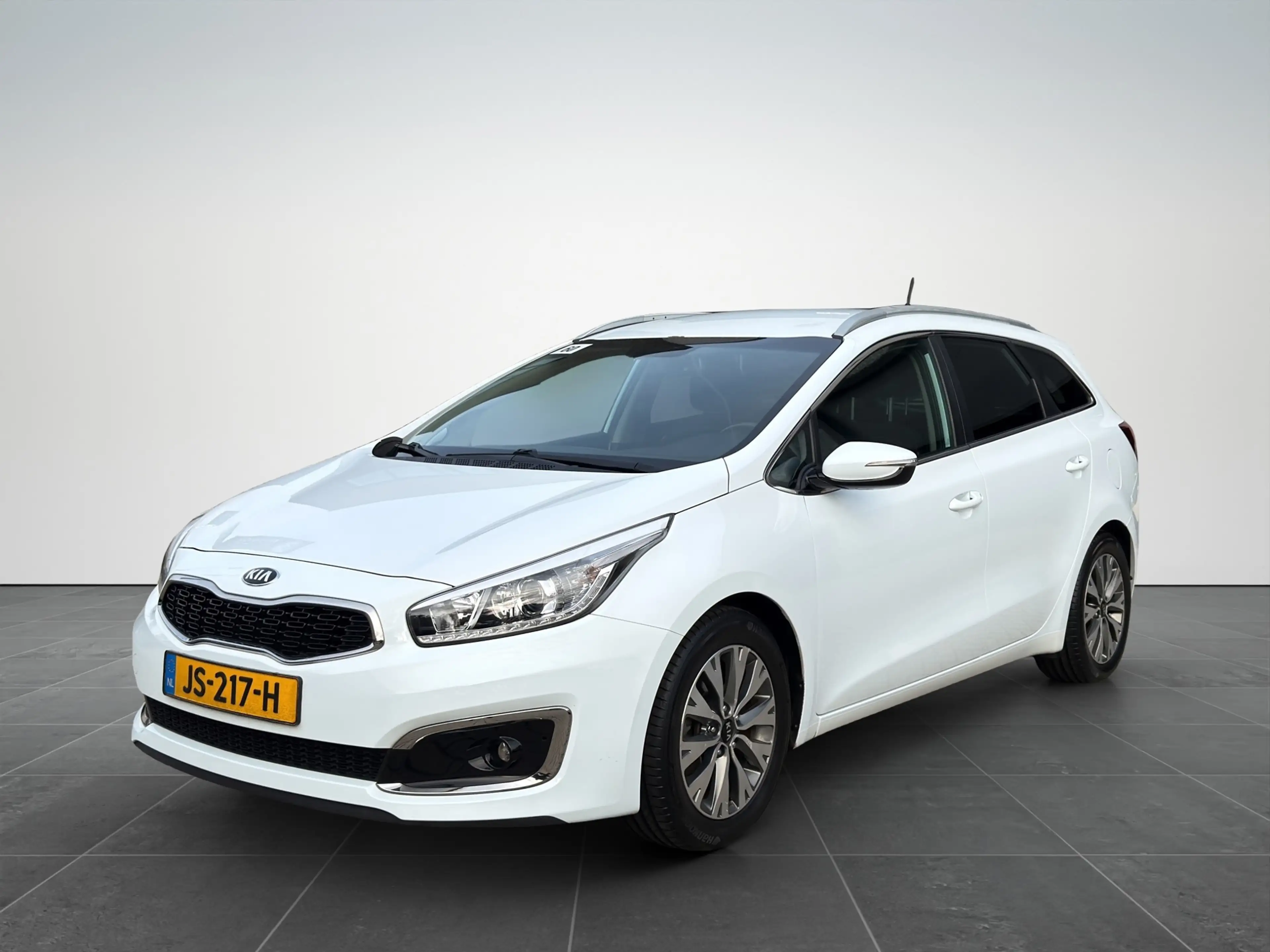 Kia Ceed SW / cee'd SW Sportswagon 1.0 T-GDi DynamicLine Camera|Cruise — photo 5