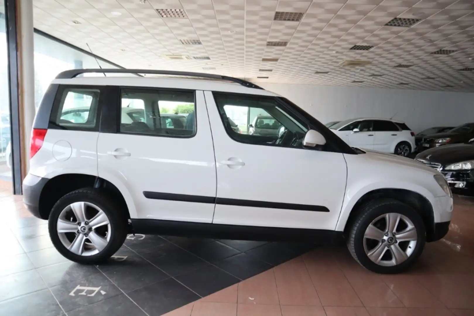 Skoda Yeti 1.2 TSI Ambition 4x2 Blanco - 2