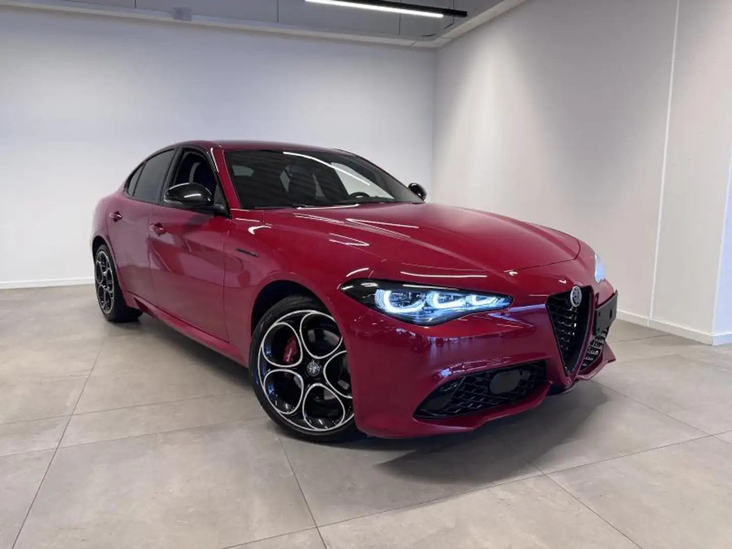 Alfa Romeo Giulia Competizione Rot - 2