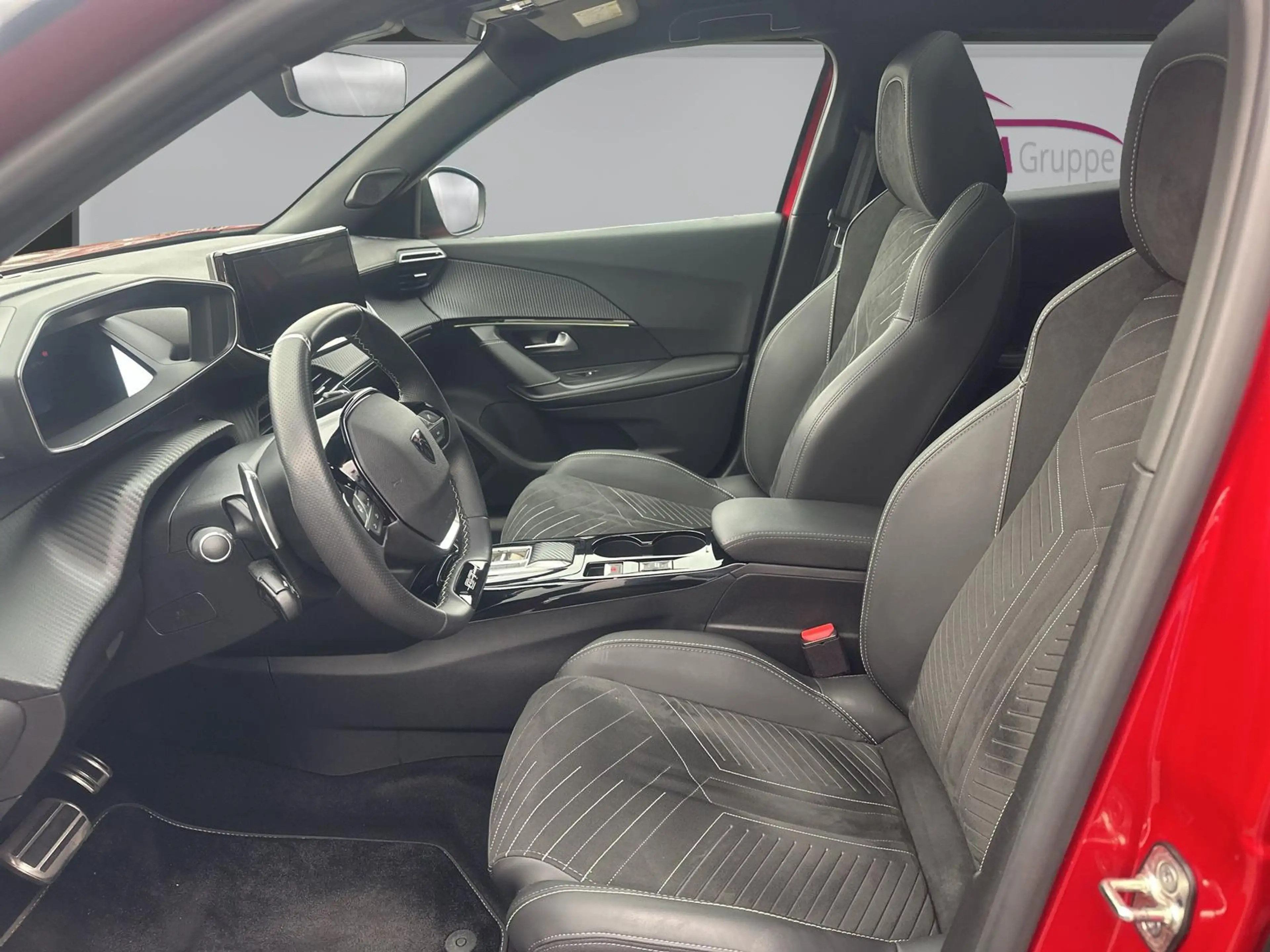 Peugeot 2008 GT 130 AUTOMATIK — photo 9