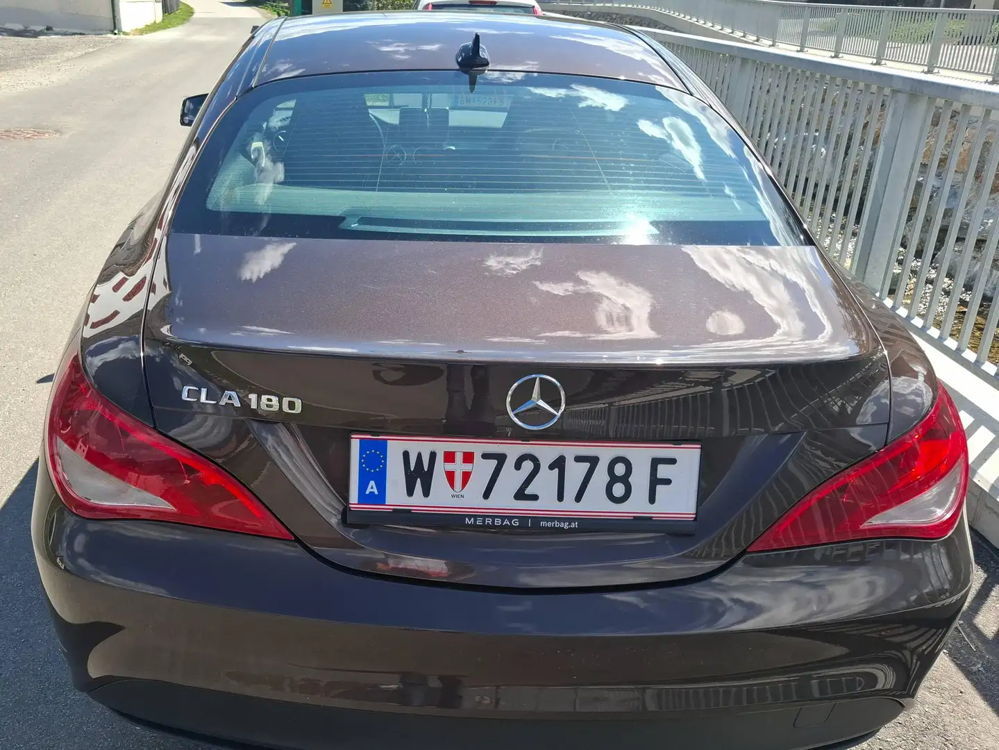Mercedes-Benz CLA 180 Coupé Blue Efficiency Edition Braun - 1