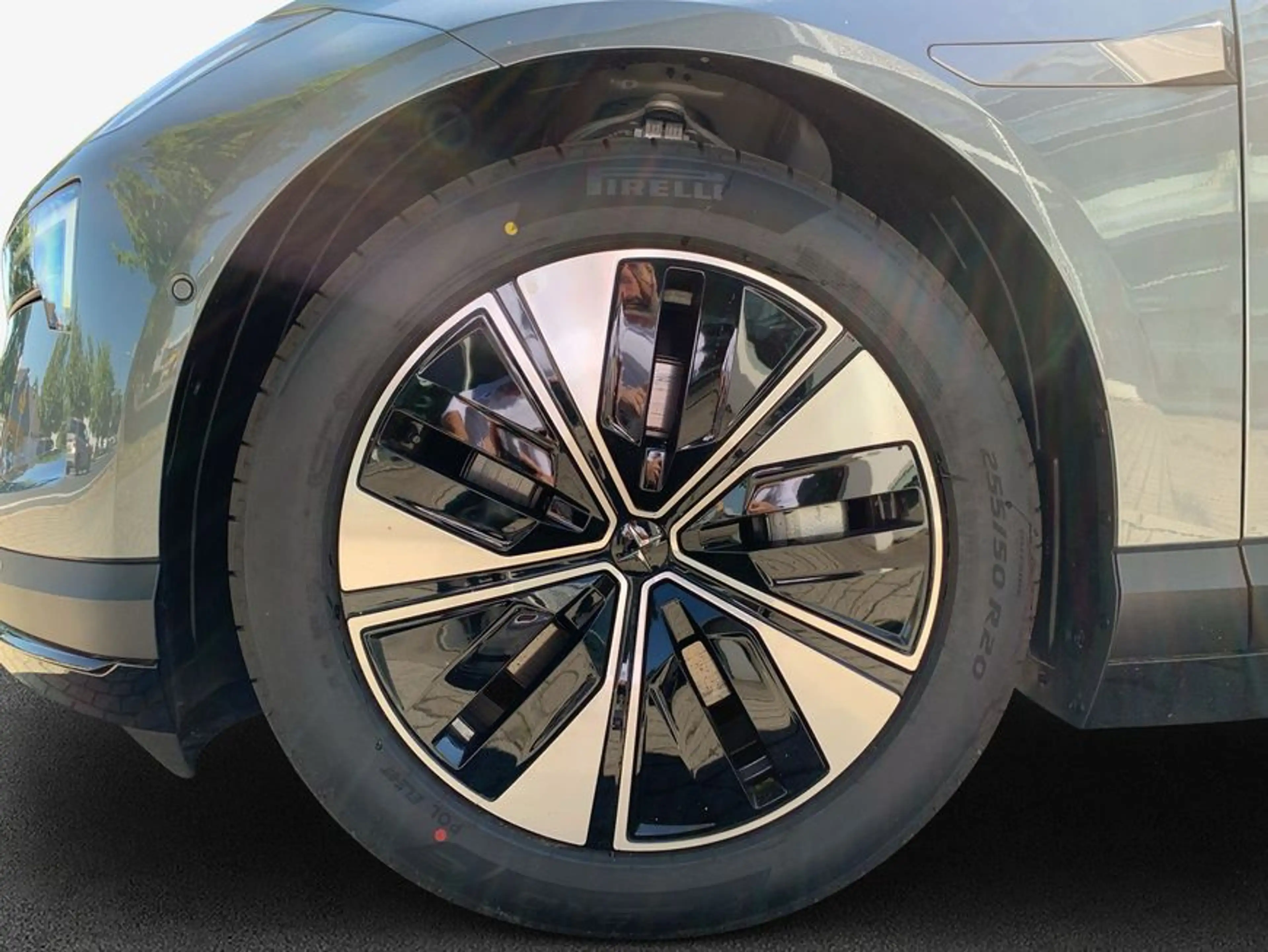 Polestar 4 Single Motor 100kWh Plus 200 kW, 5-türig (Strom) — photo 8