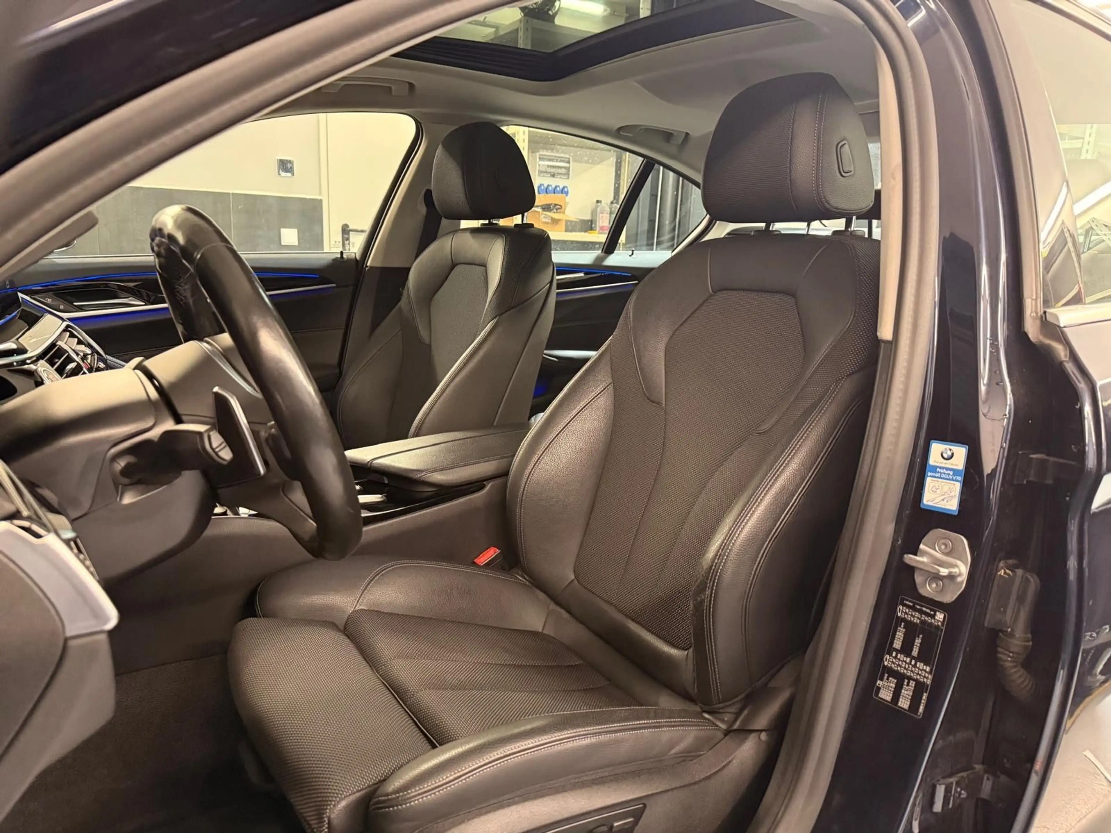 BMW 520 d M-Sport Line Schiebedach*Virtual*Leder*LED — photo 8