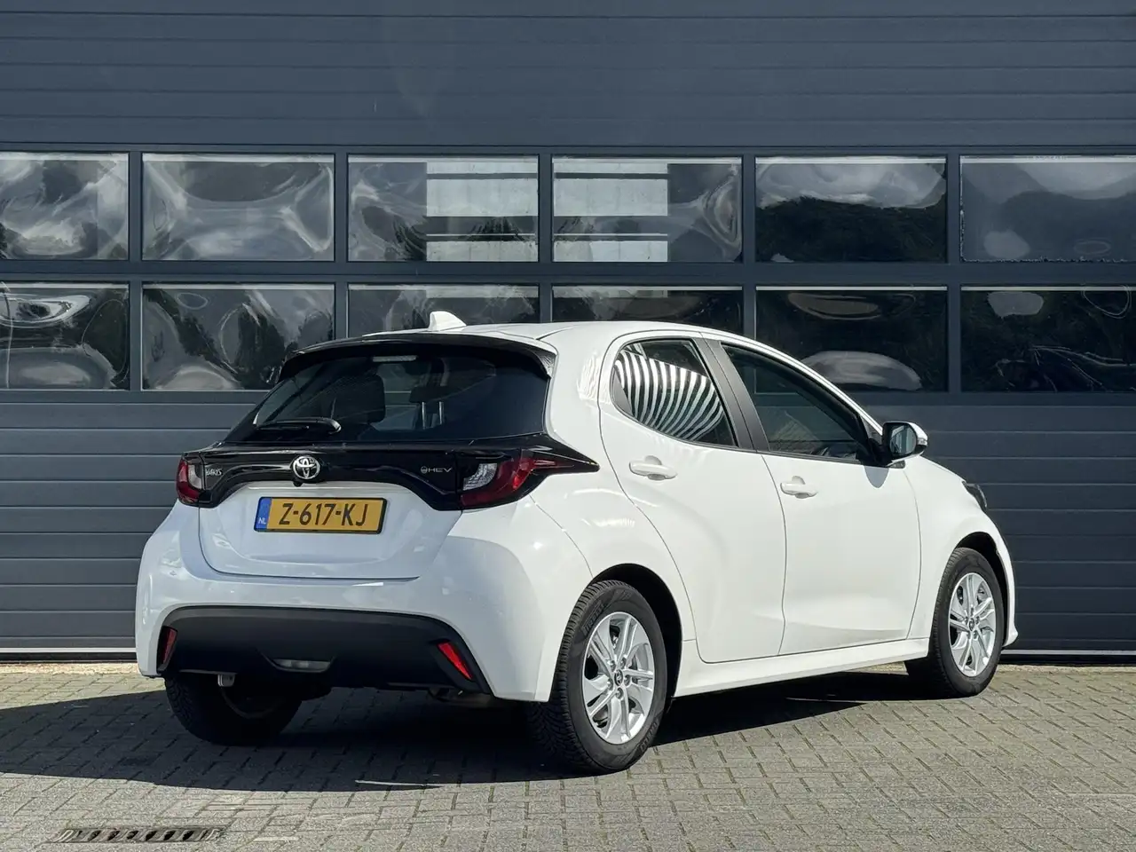Toyota Yaris 1.5 HYBRID 115 ACTIVE I AUTOMAAT I APPLE CARPLAY I, миниатюра 3