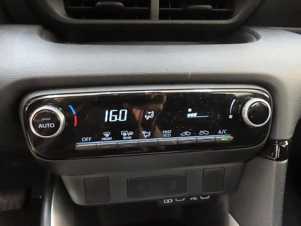 Toyota Yaris 1.5 HYBRID 115 ACTIVE I AUTOMAAT I APPLE CARPLAY I, миниатюра 9
